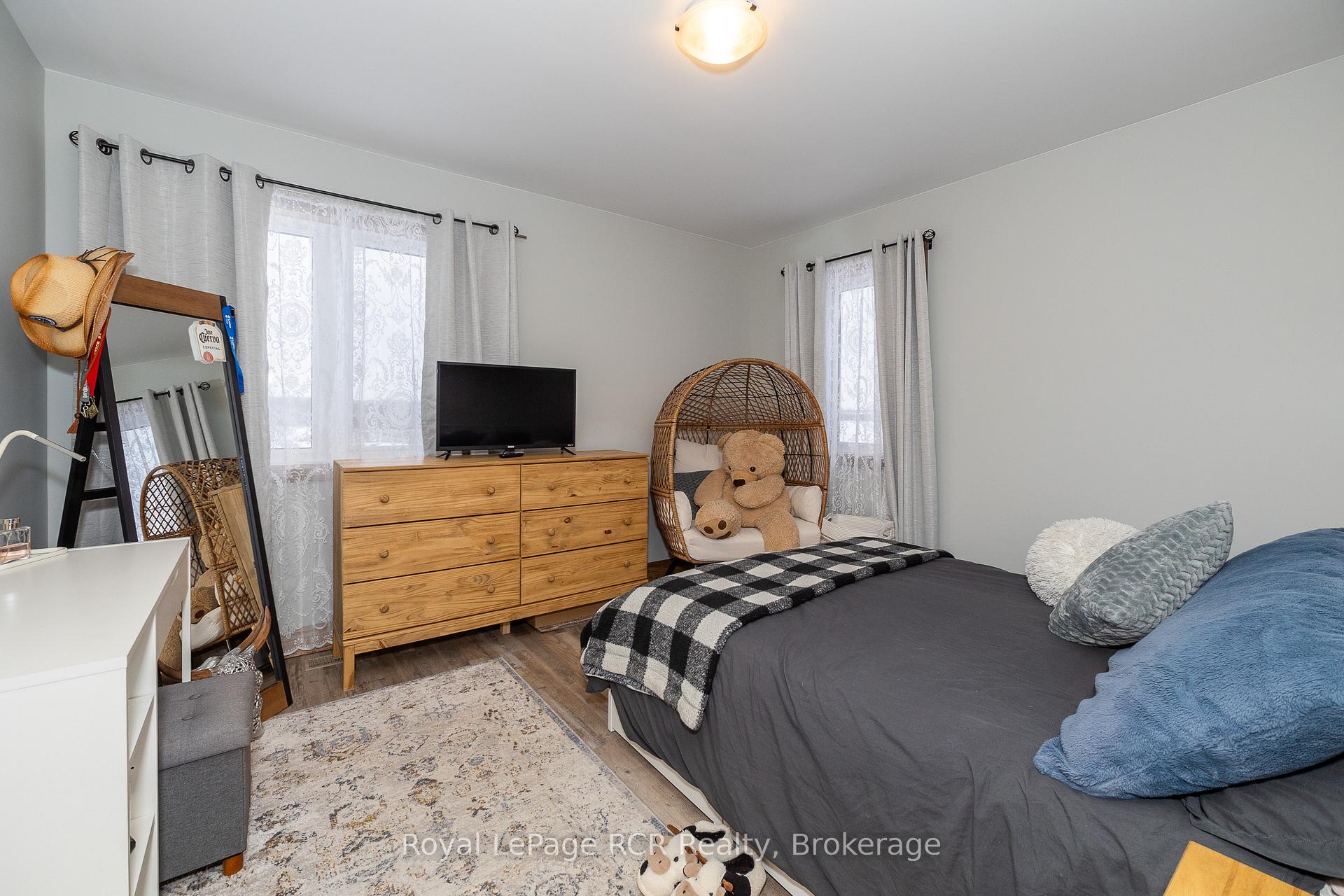 Photo 32 of 742654 Sideroad 4B, Chatsworth — HOMEH