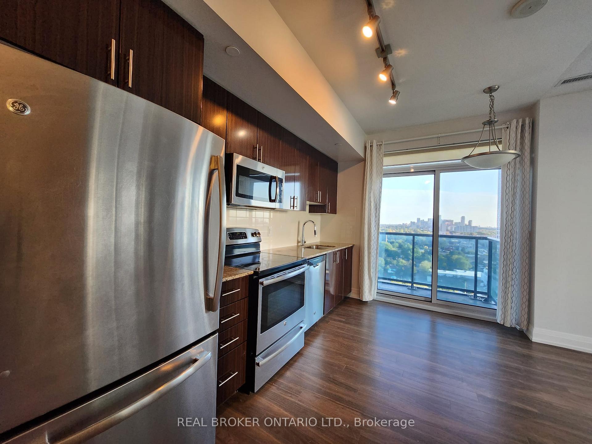 Photo 5 of Unit 1609, 7165 Yonge Street, Markham, Grandview — HOMEH