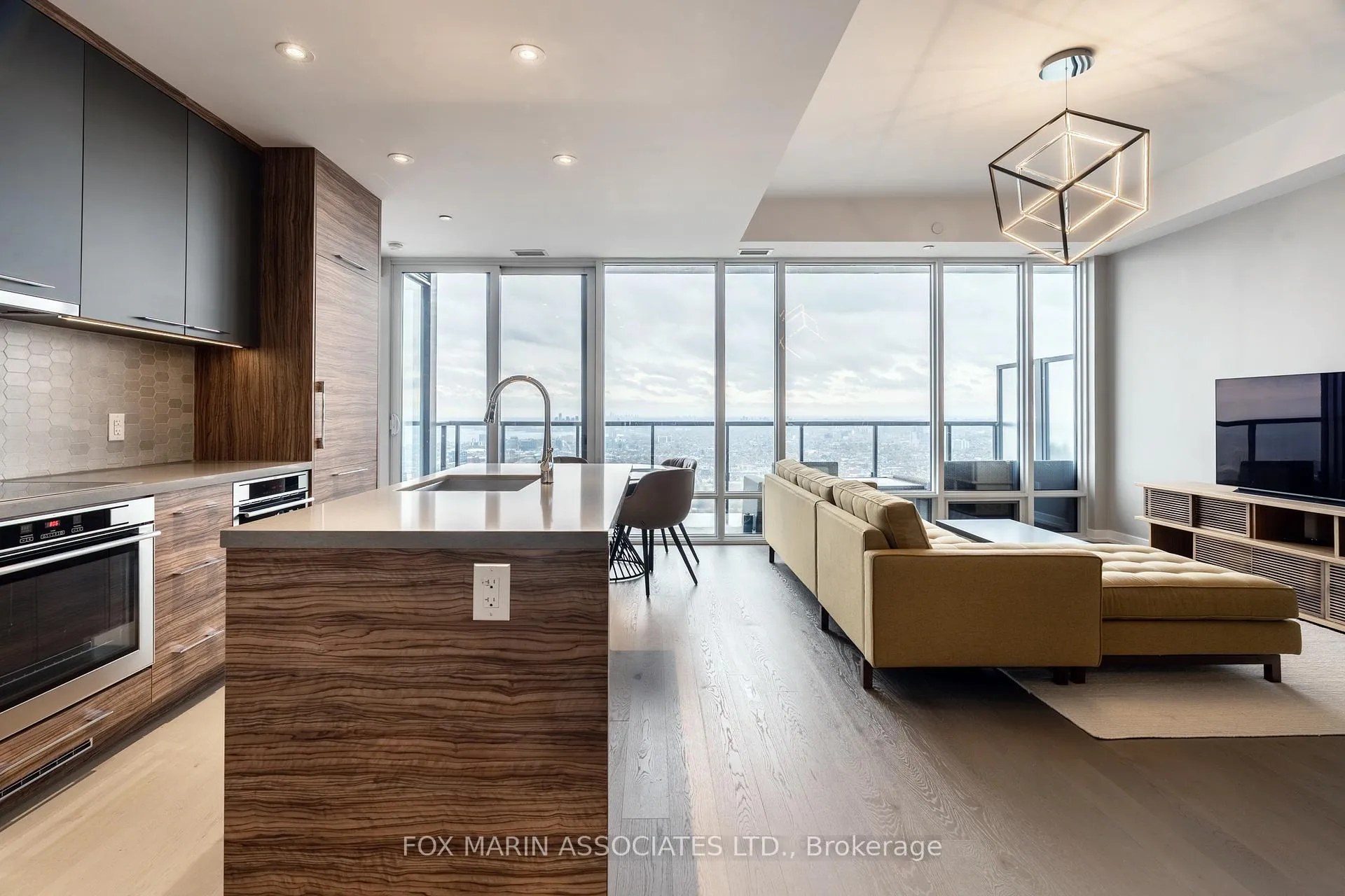 Photo 1 of Unit 5407, 488 University Avenue, Toronto, University — HOMEH