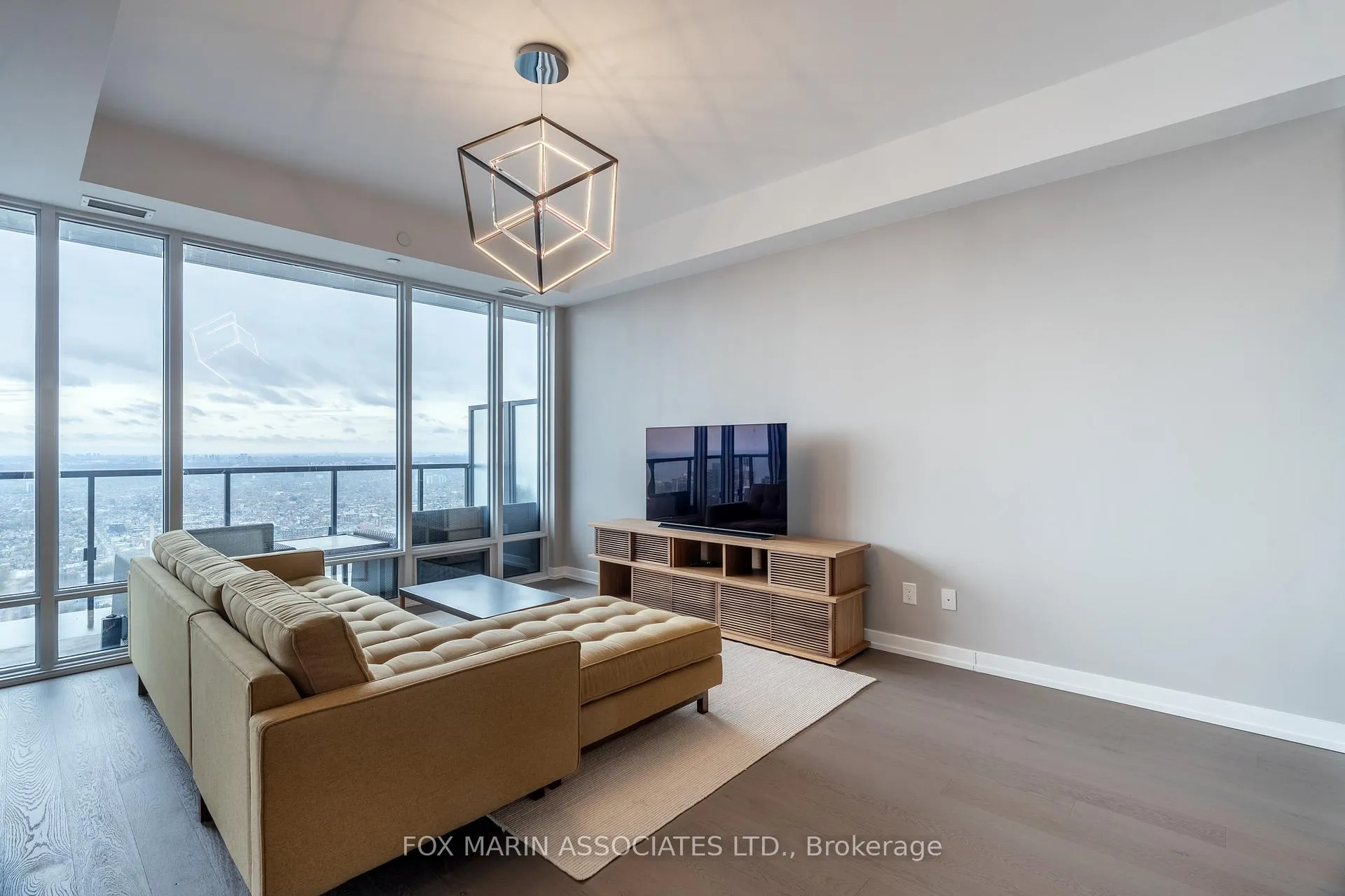 Photo 3 of Unit 5407, 488 University Avenue, Toronto, University — HOMEH