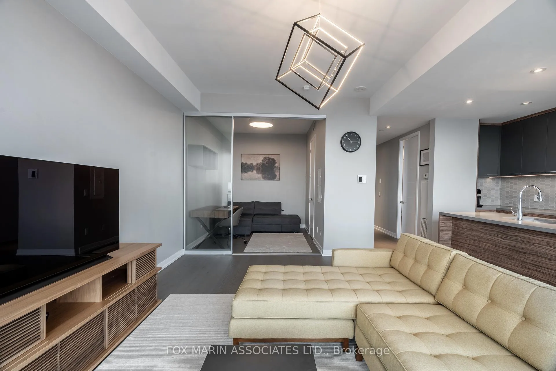 Photo 15 of Unit 5407, 488 University Avenue, Toronto, University — HOMEH