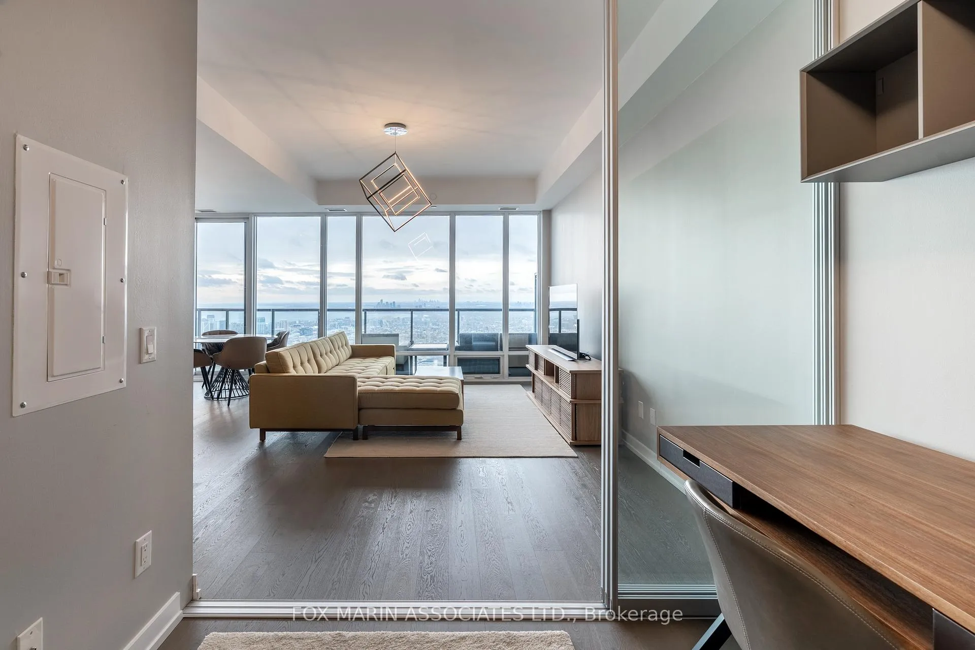 Photo 17 of Unit 5407, 488 University Avenue, Toronto, University — HOMEH