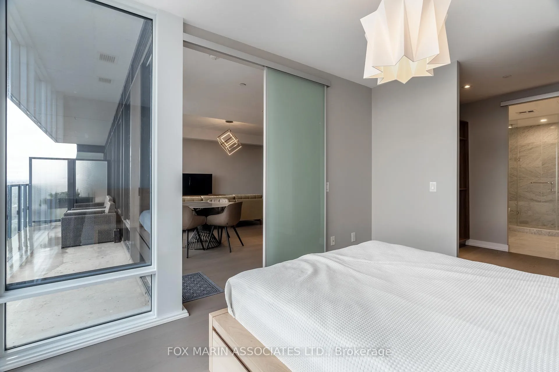 Photo 19 of Unit 5407, 488 University Avenue, Toronto, University — HOMEH