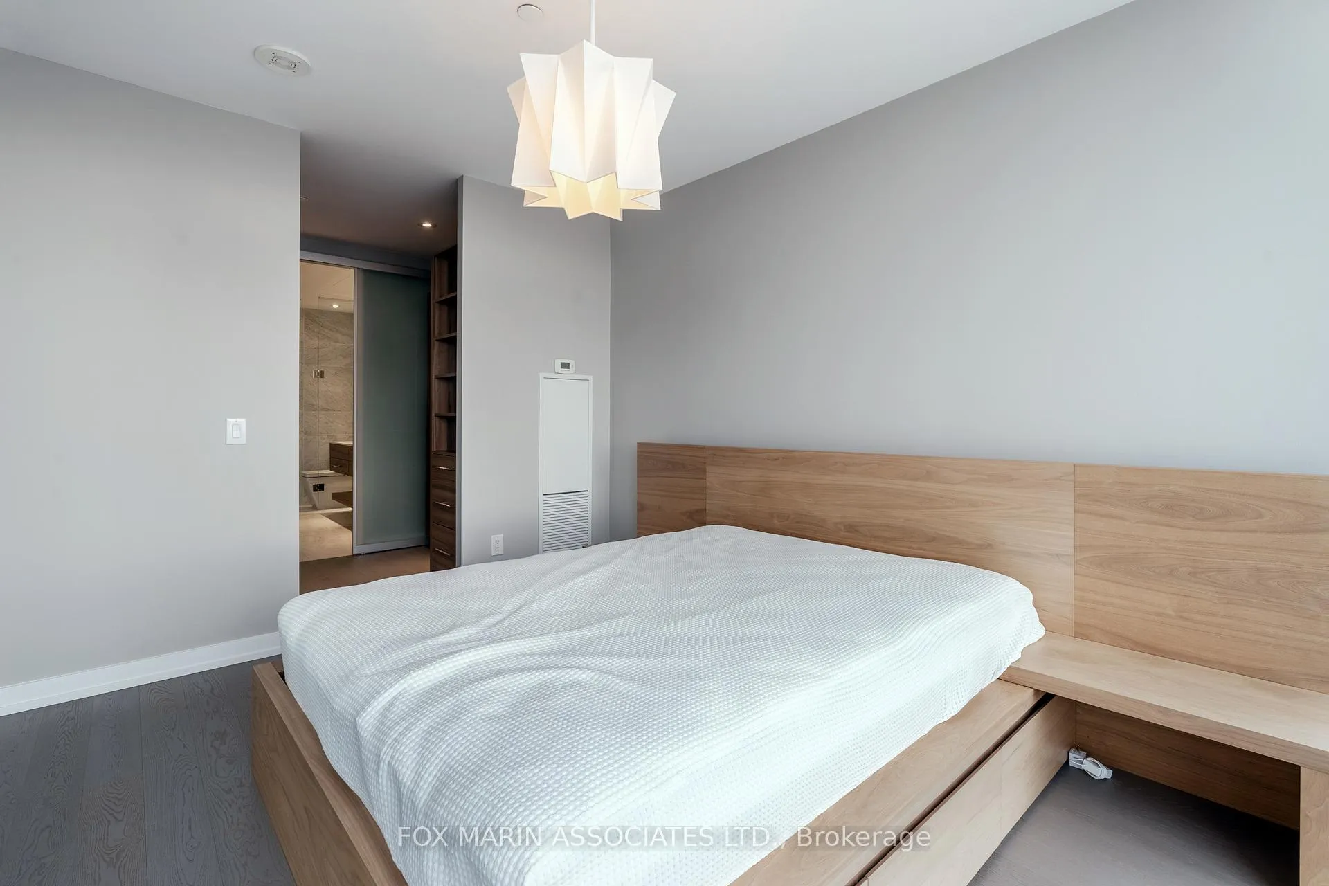 Photo 22 of Unit 5407, 488 University Avenue, Toronto, University — HOMEH