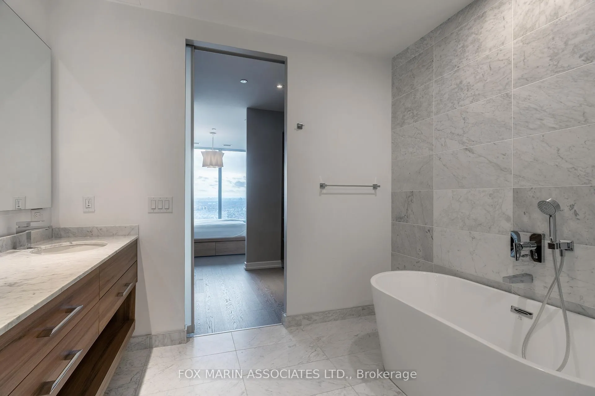Photo 28 of Unit 5407, 488 University Avenue, Toronto, University — HOMEH
