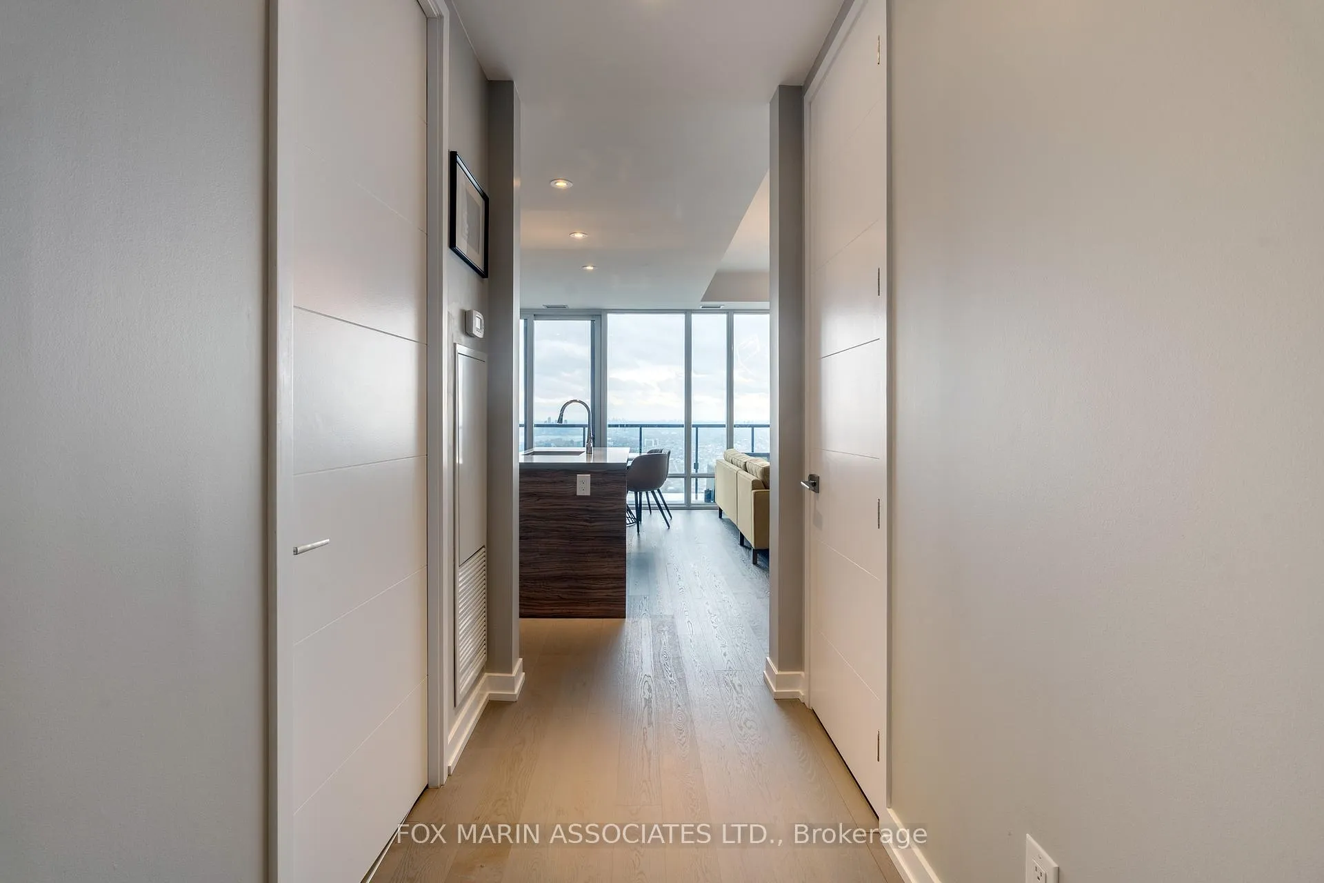 Photo 29 of Unit 5407, 488 University Avenue, Toronto, University — HOMEH