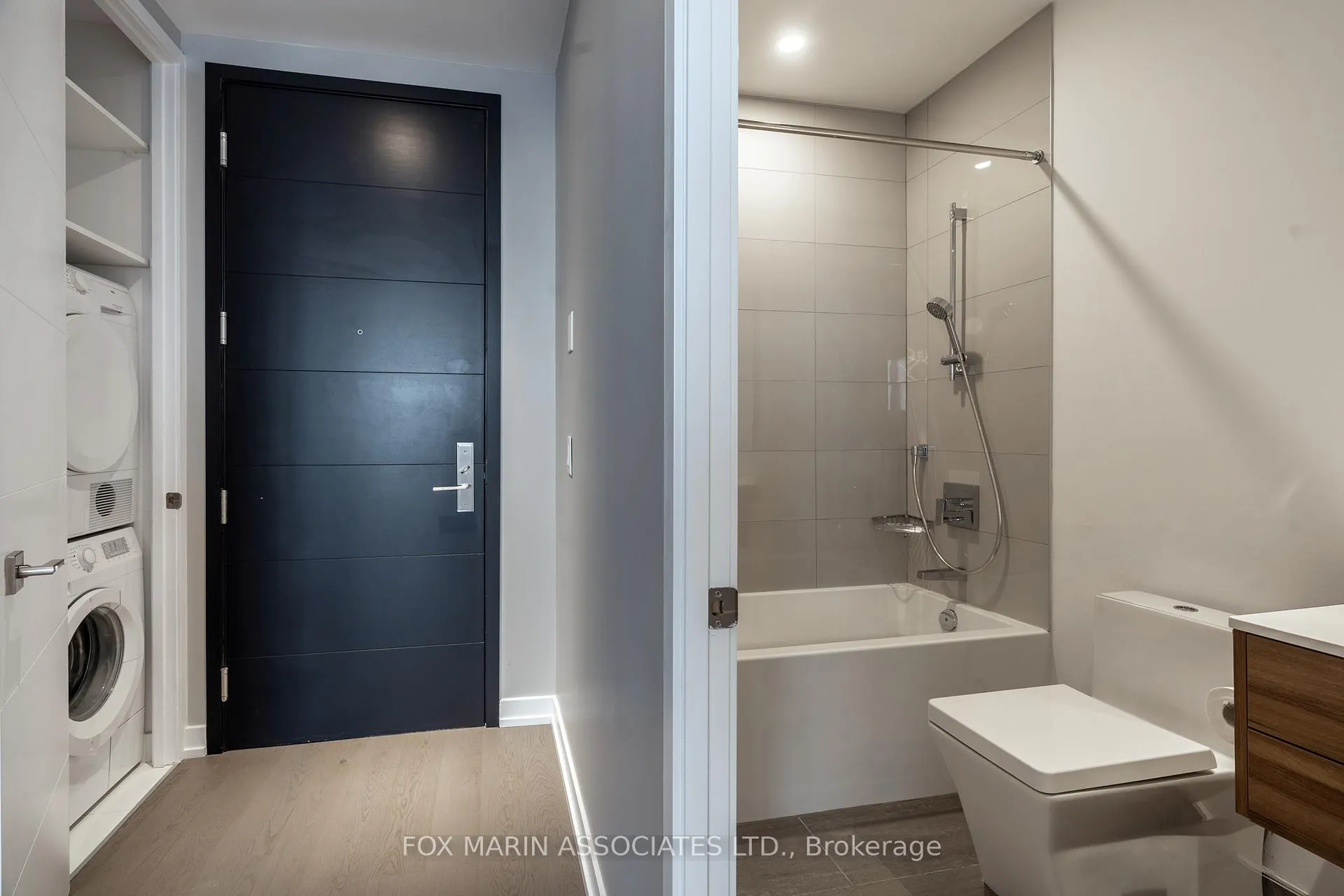 Photo 30 of Unit 5407, 488 University Avenue, Toronto, University — HOMEH