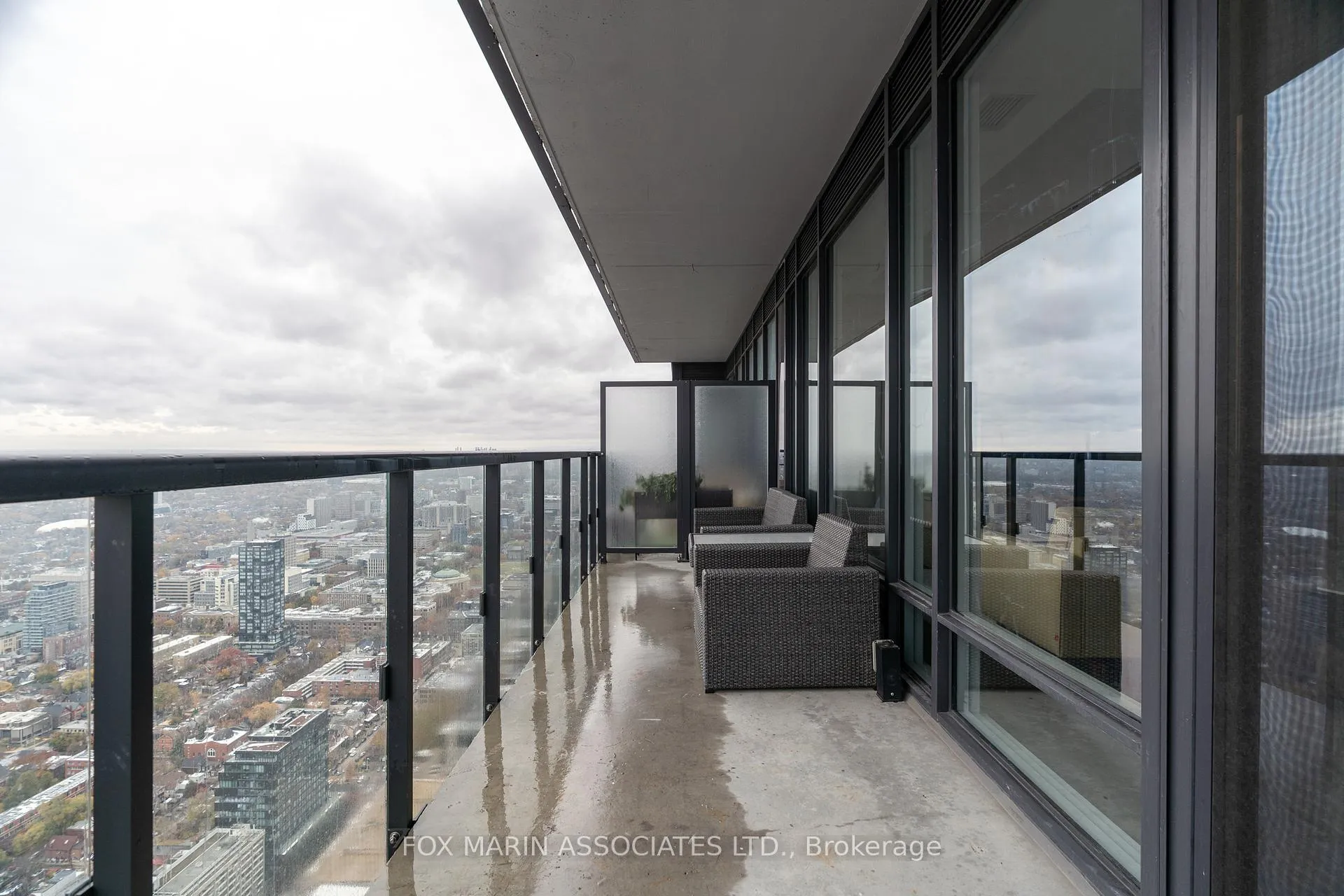 Photo 32 of Unit 5407, 488 University Avenue, Toronto, University — HOMEH