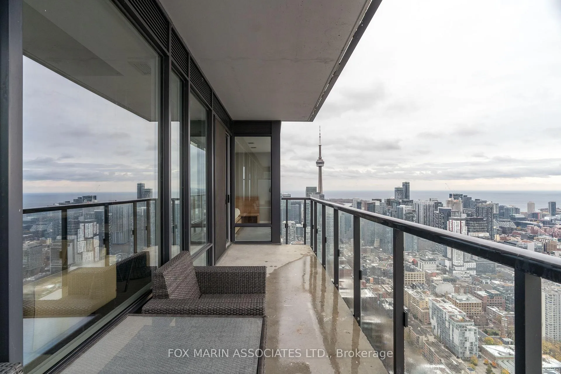 Photo 33 of Unit 5407, 488 University Avenue, Toronto, University — HOMEH