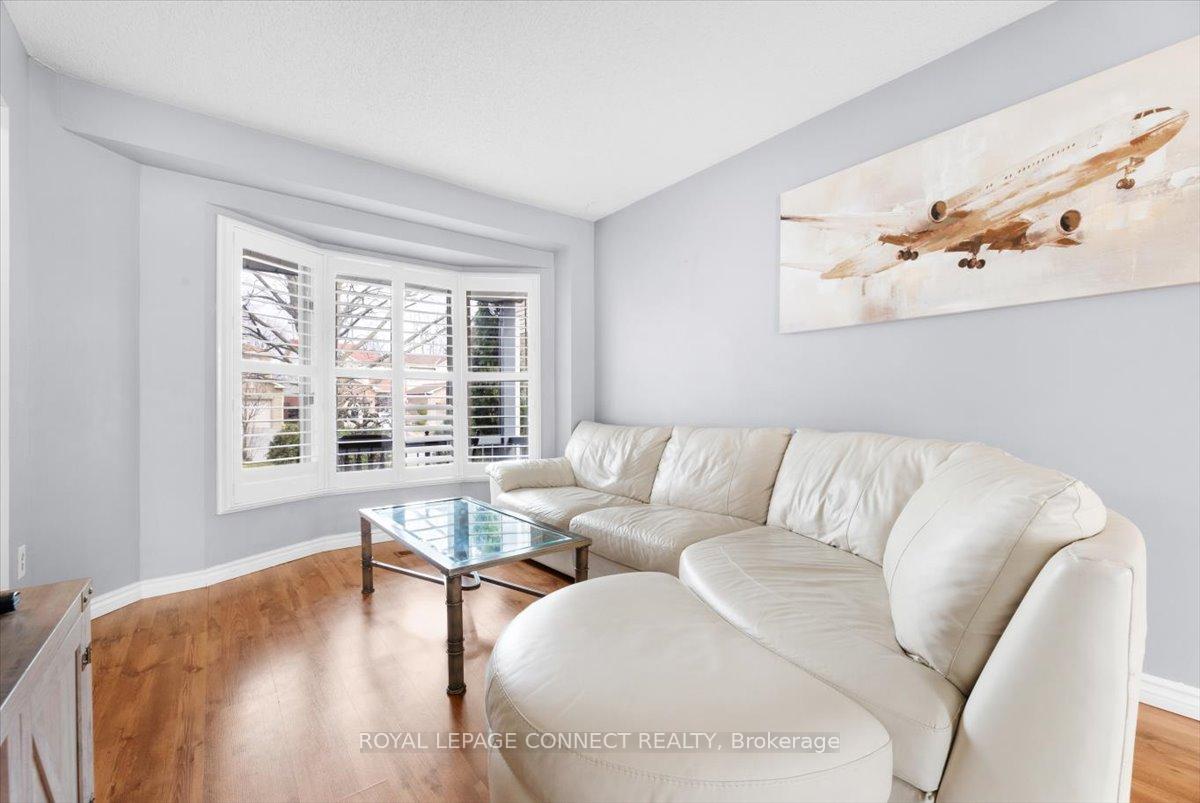 Photo 8 of 54 Parklawn Drive S, Clarington, Courtice — HOMEH