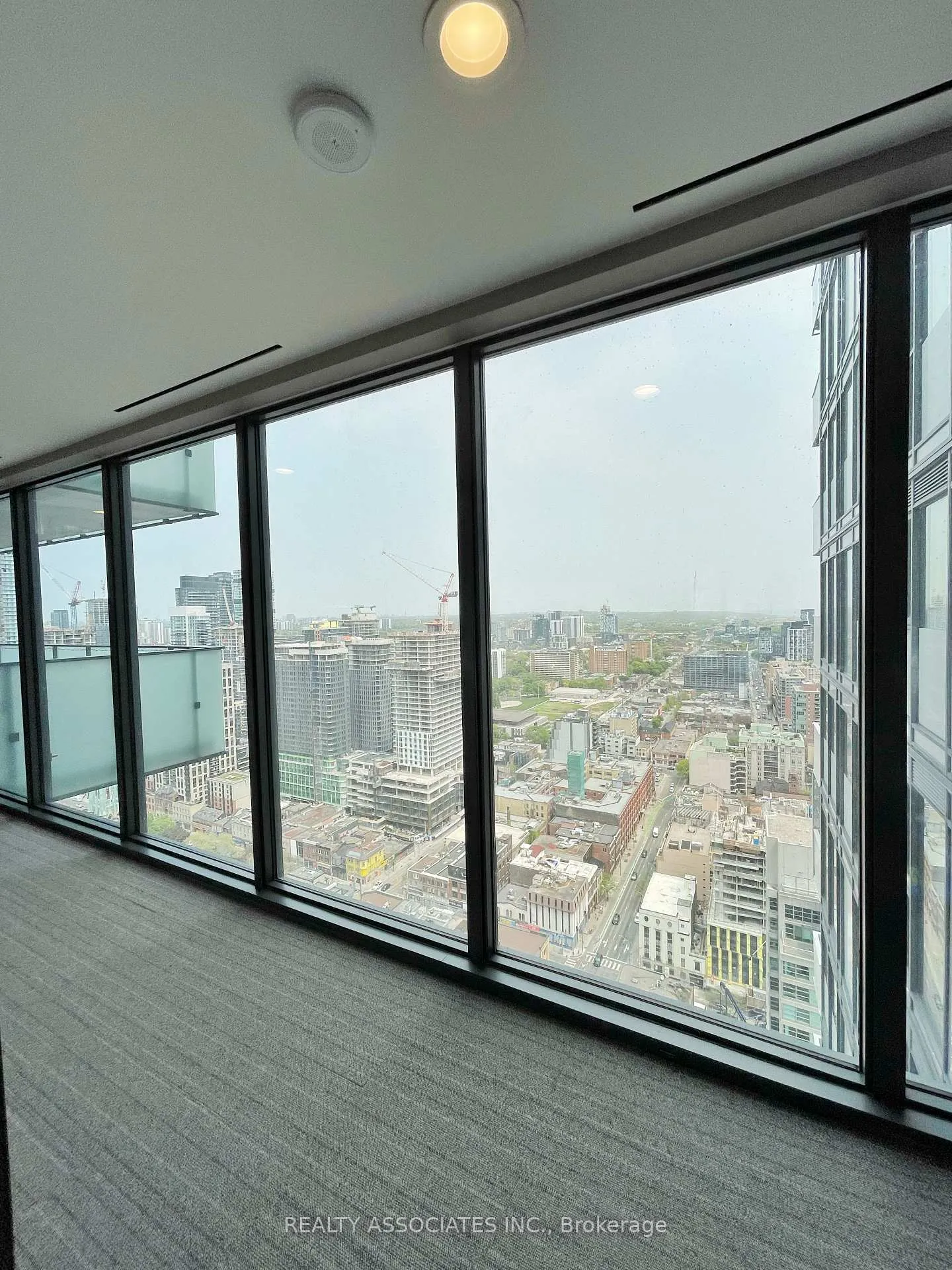 Front of Unit 3407, 20 Lombard Street