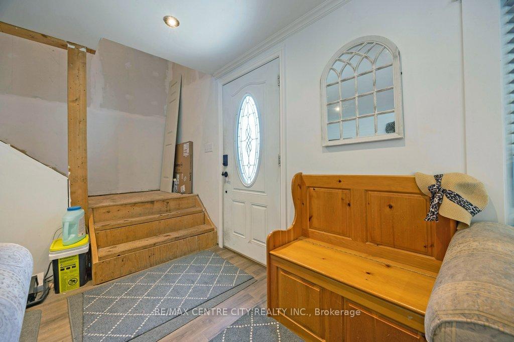 Photo 4 of 186 Balaclava Street, St. Thomas — HOMEH