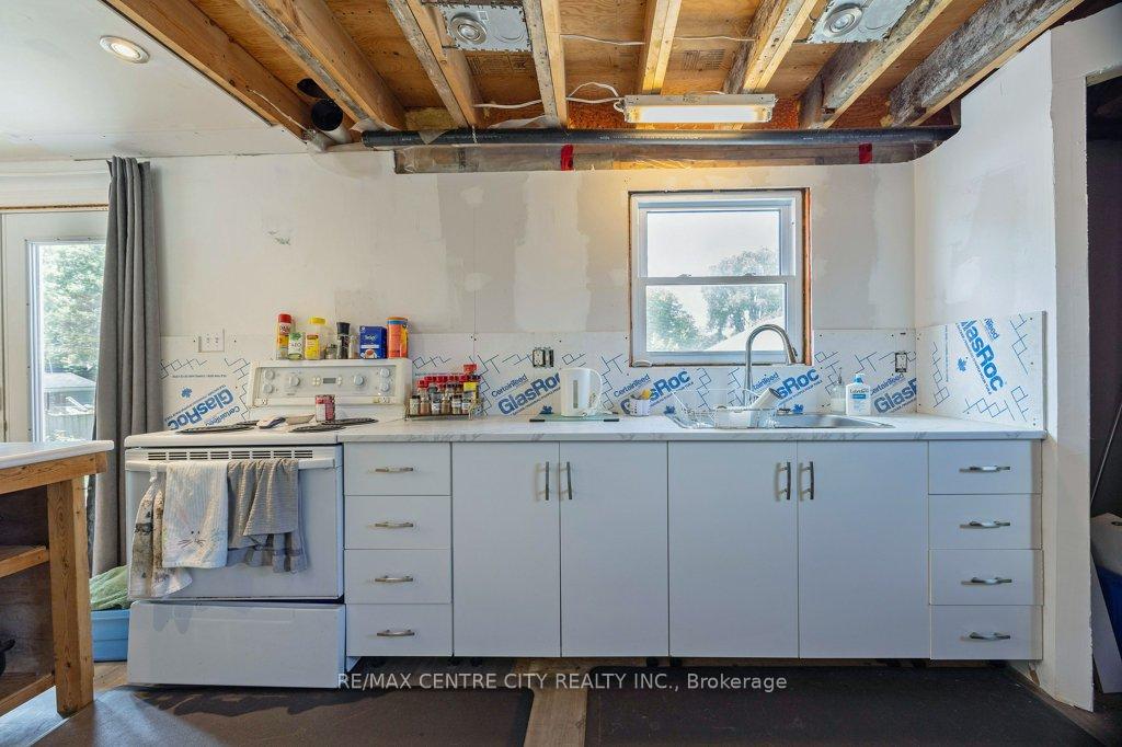 Photo 13 of 186 Balaclava Street, St. Thomas — HOMEH