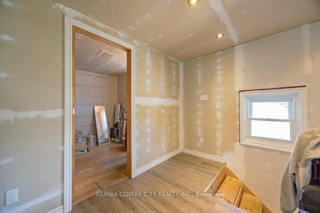 Photo 17 of 186 Balaclava Street, St. Thomas — HOMEH