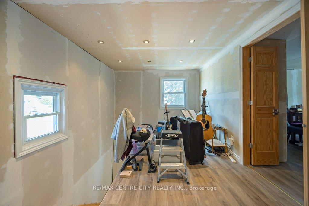Photo 21 of 186 Balaclava Street, St. Thomas — HOMEH