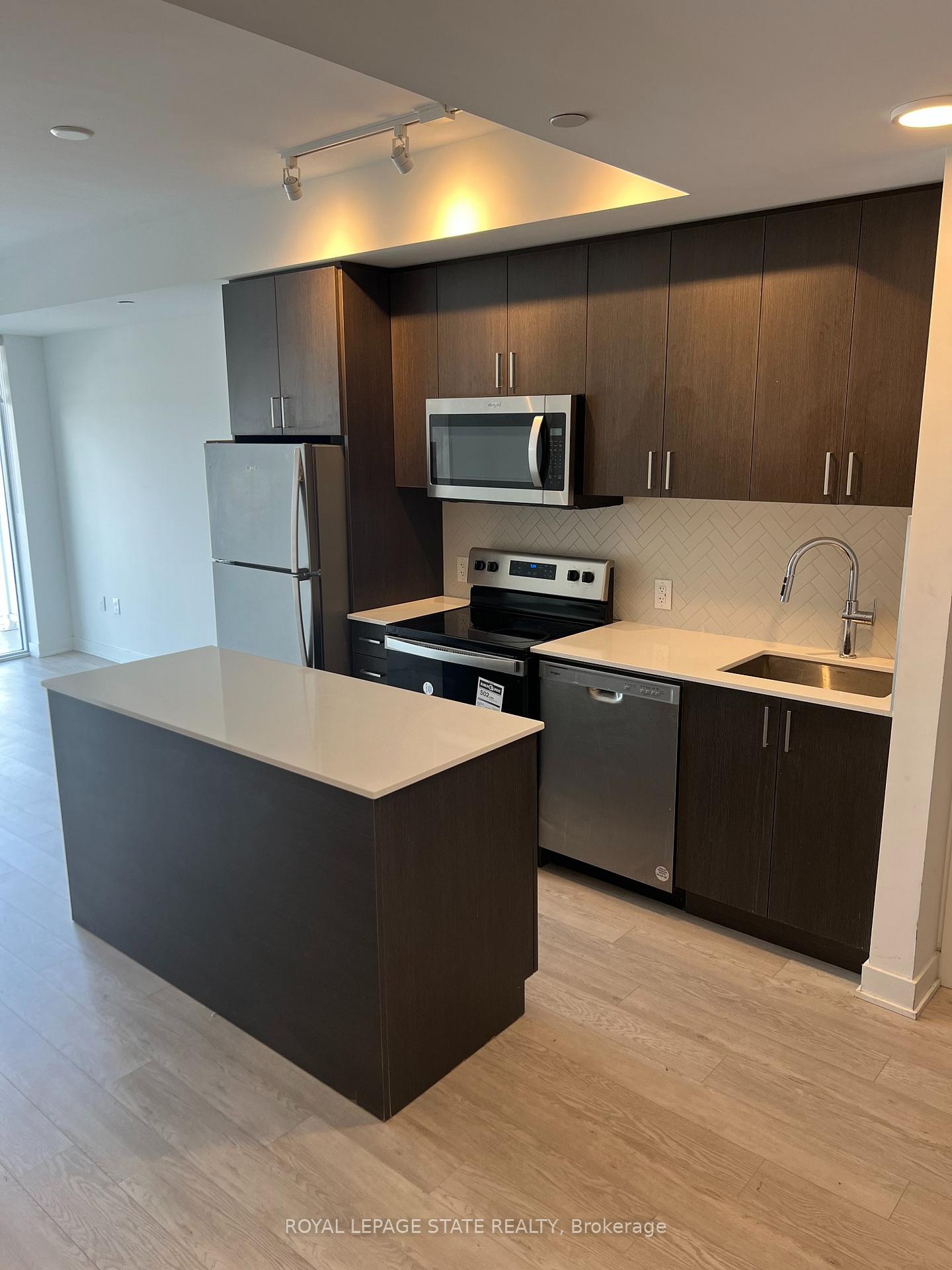Photo 7 of Unit 715, 2782 Barton Street E, Hamilton, Riverdale — HOMEH
