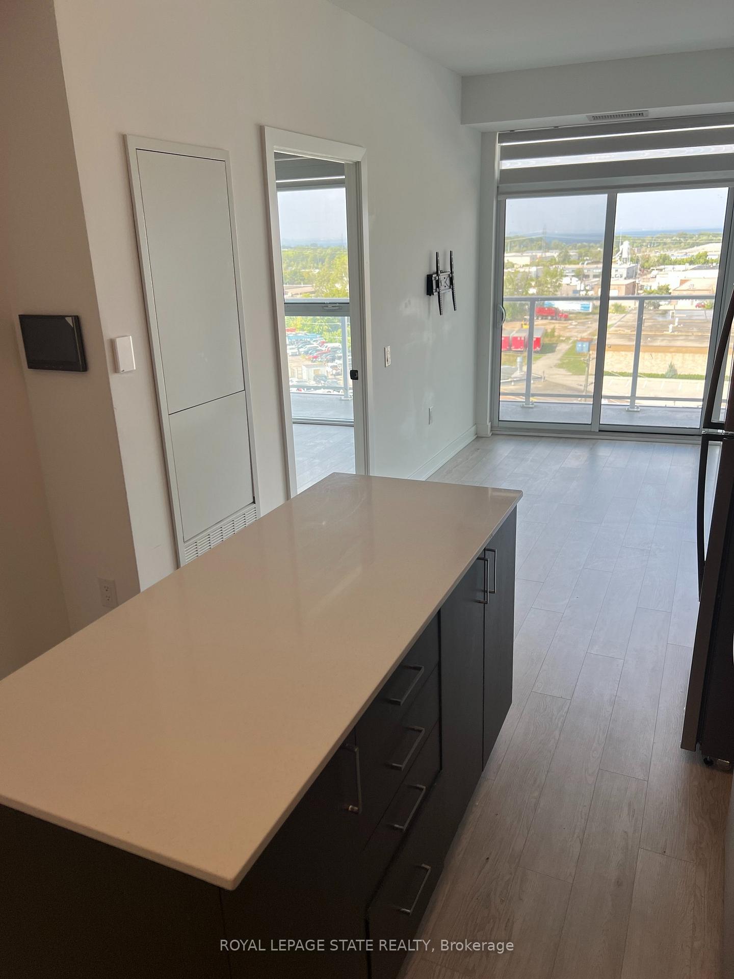 Photo 8 of Unit 715, 2782 Barton Street E, Hamilton, Riverdale — HOMEH