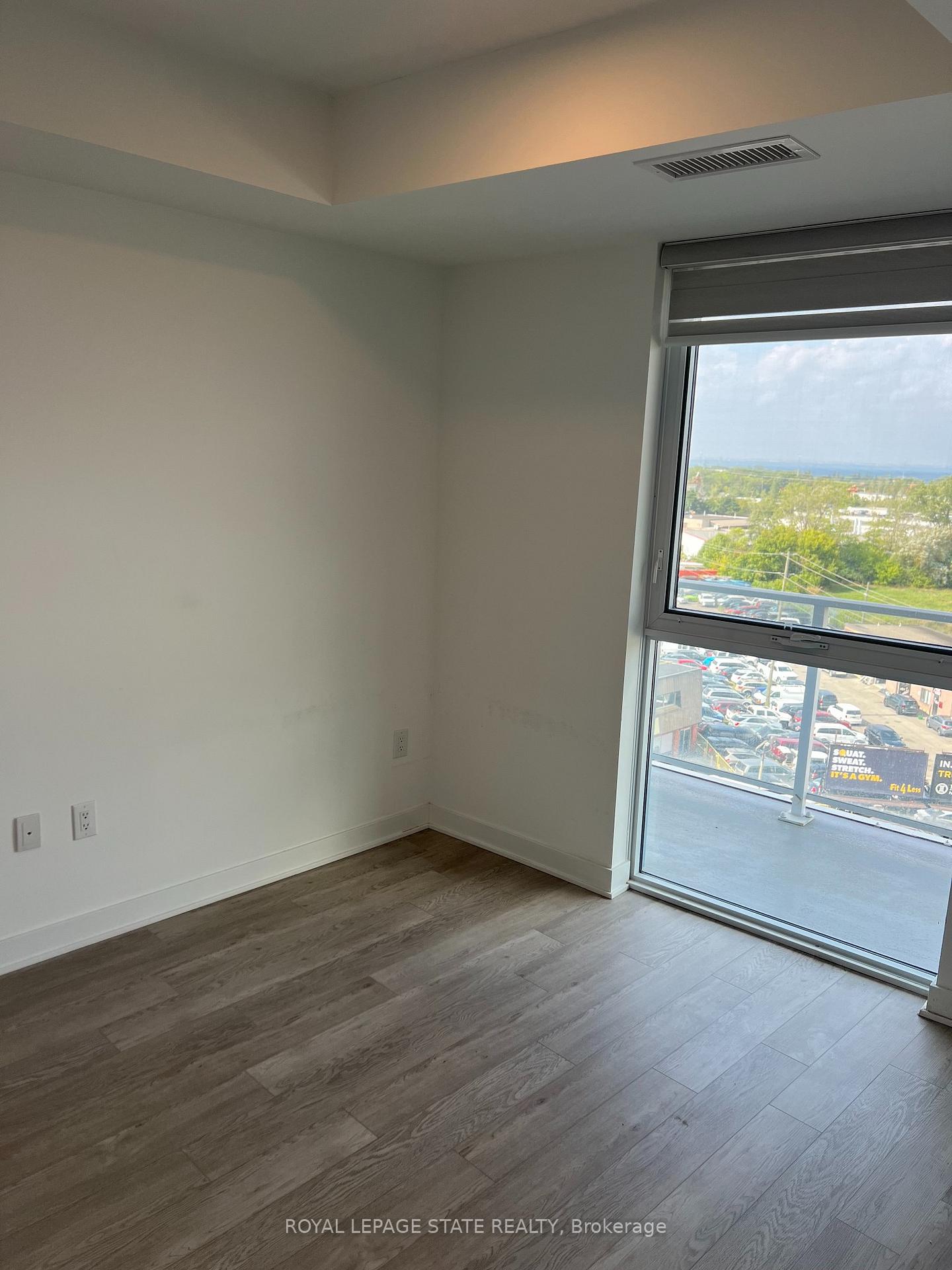 Photo 12 of Unit 715, 2782 Barton Street E, Hamilton, Riverdale — HOMEH