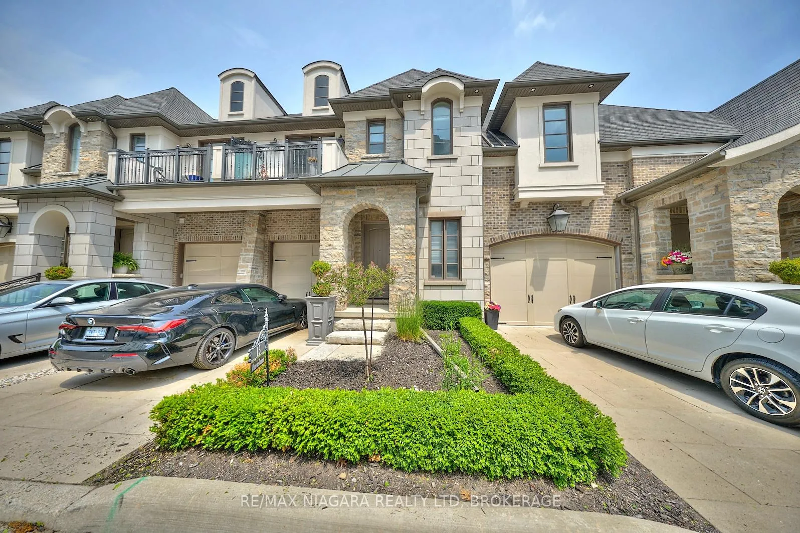 Photo 1 of 15 Arbourvale Common, St. Catharines, Glendale/Glenridge — HOMEH