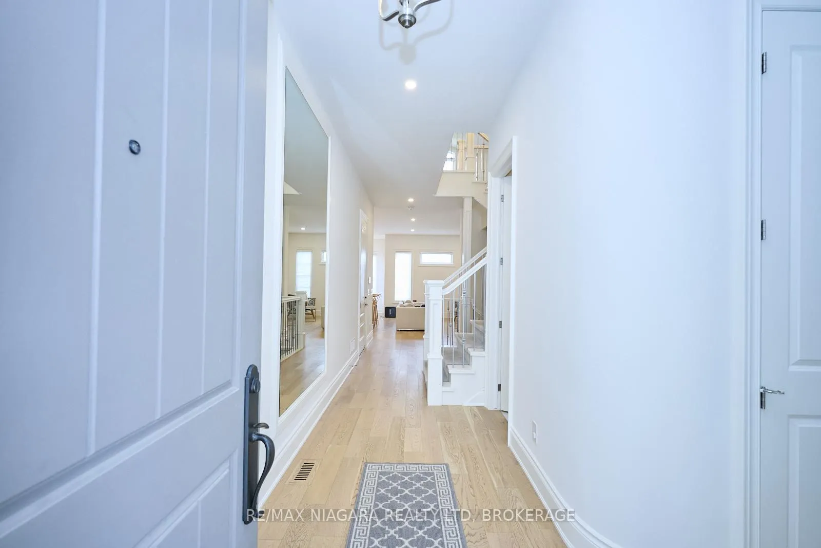 Photo 2 of 15 Arbourvale Common, St. Catharines, Glendale/Glenridge — HOMEH