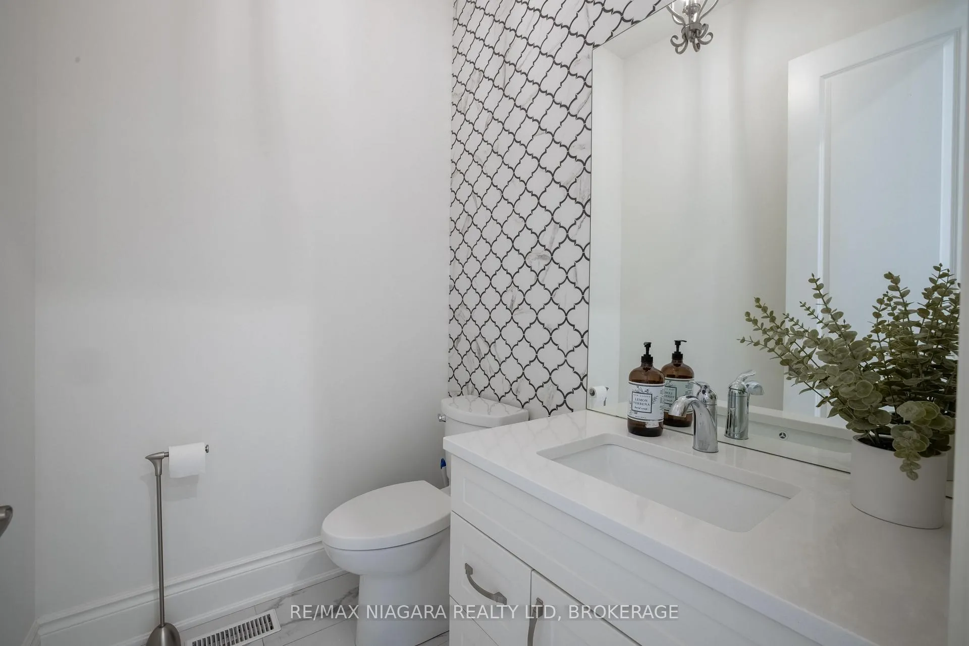 Photo 15 of 15 Arbourvale Common, St. Catharines, Glendale/Glenridge — HOMEH