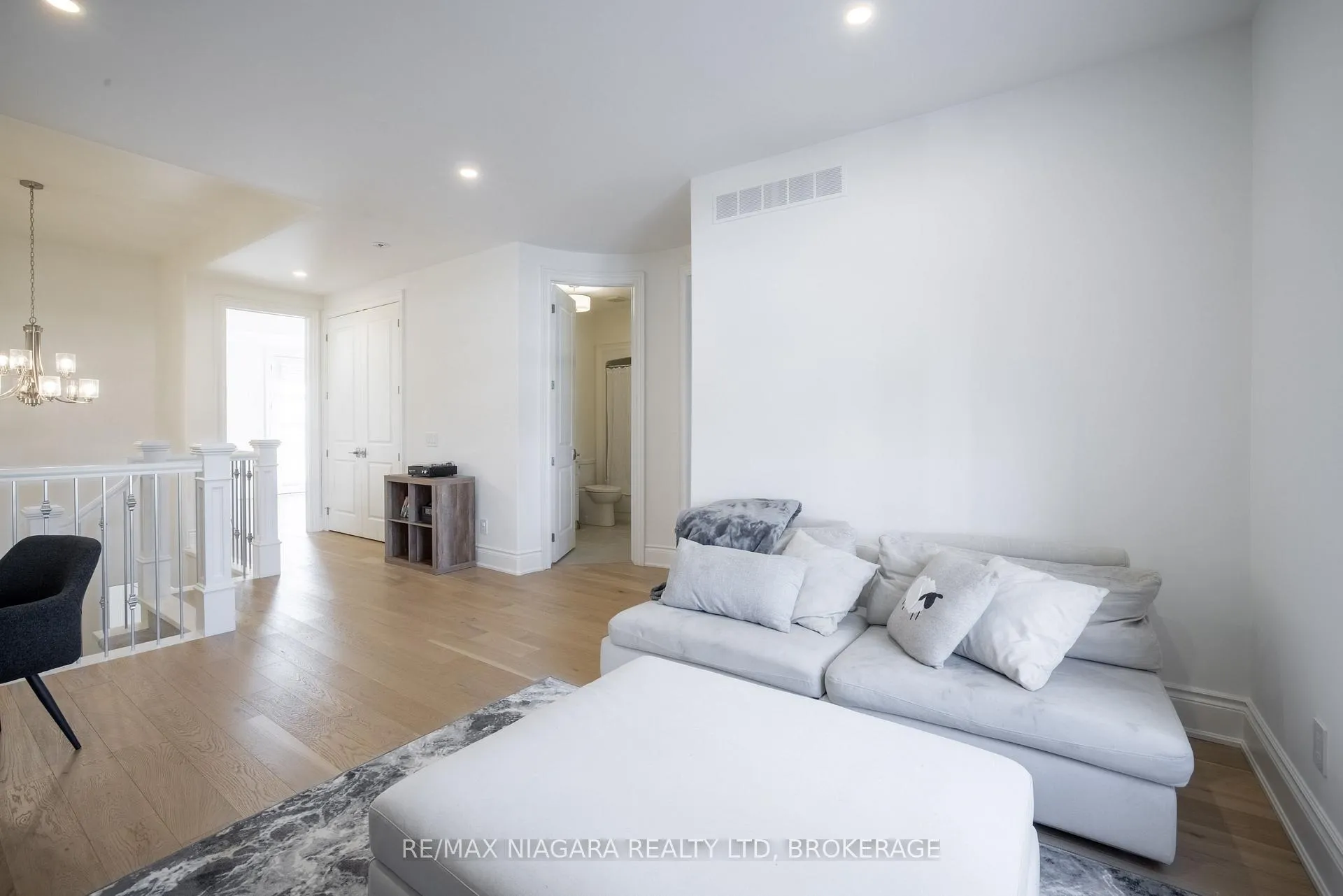 Photo 19 of 15 Arbourvale Common, St. Catharines, Glendale/Glenridge — HOMEH