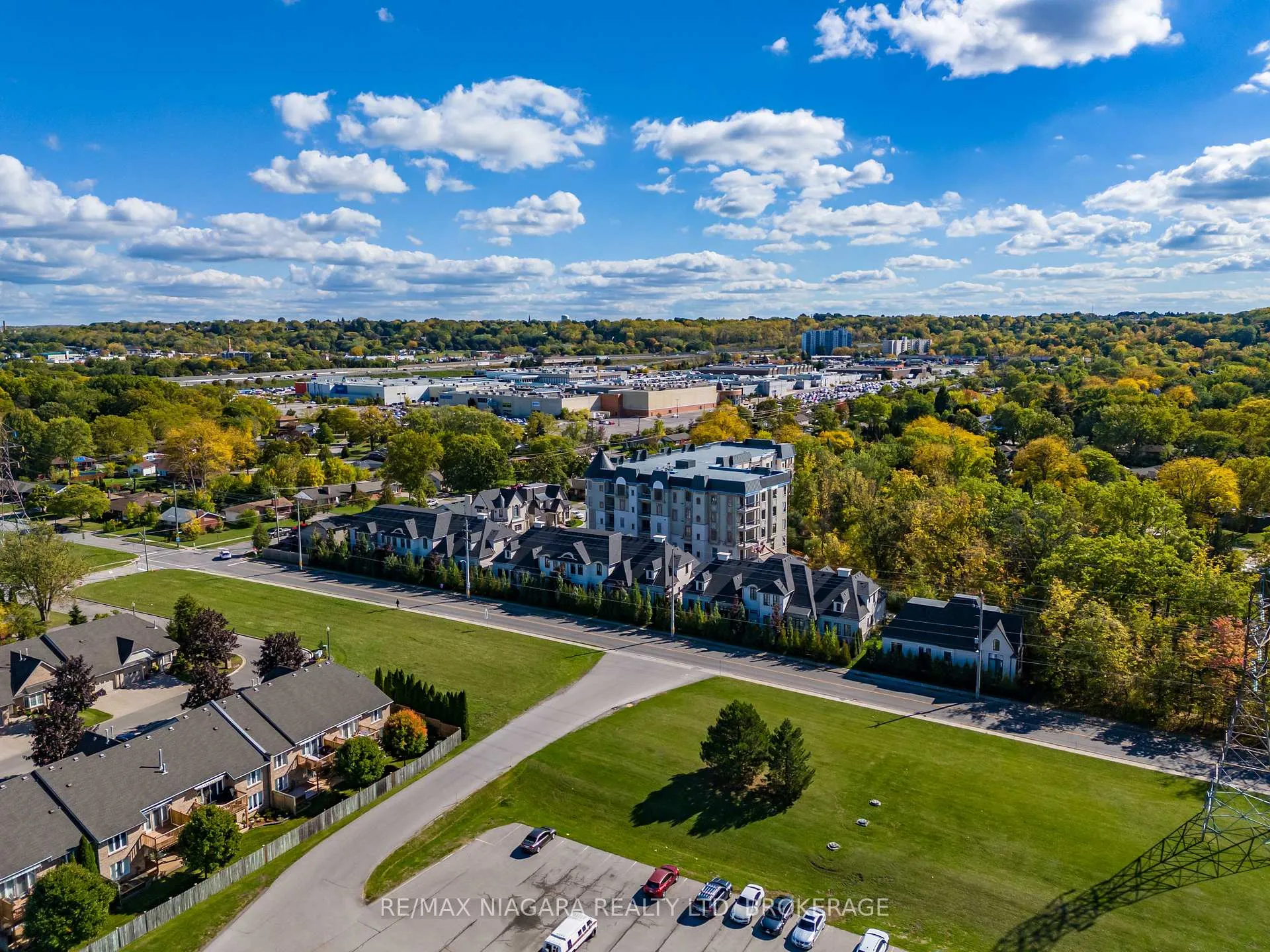 Photo 31 of 15 Arbourvale Common, St. Catharines, Glendale/Glenridge — HOMEH