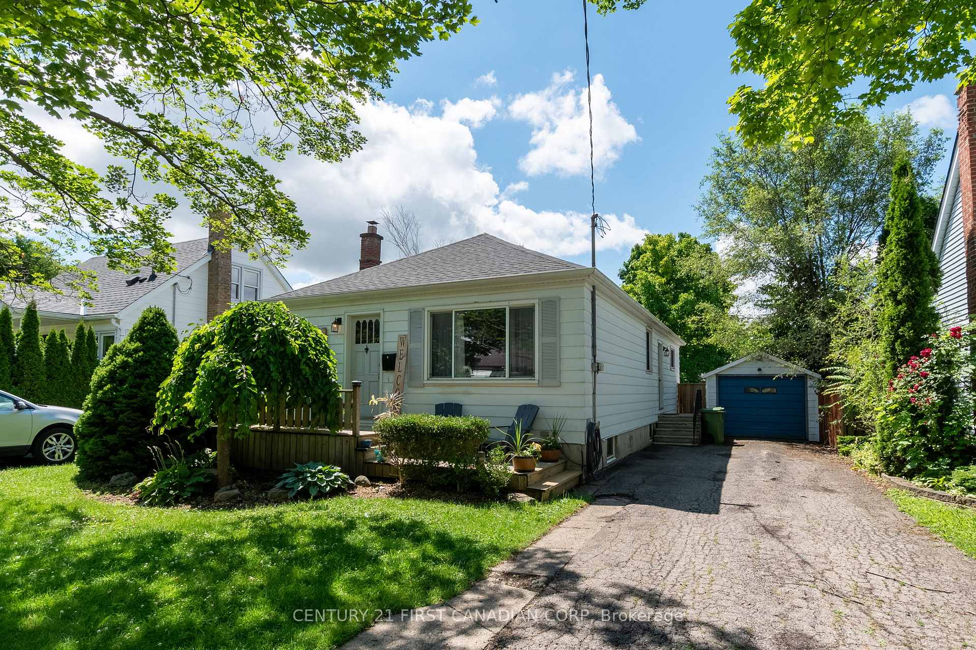 Photo 2 of 157 Locust Street, St. Thomas — HOMEH