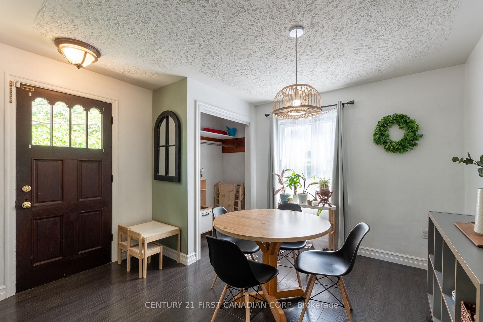 Photo 5 of 157 Locust Street, St. Thomas — HOMEH
