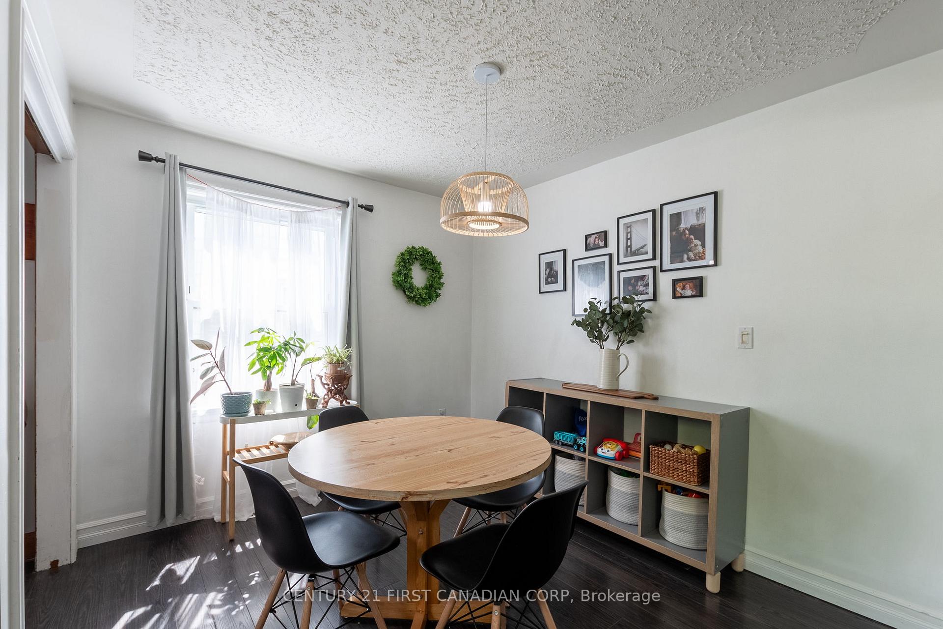 Photo 6 of 157 Locust Street, St. Thomas — HOMEH
