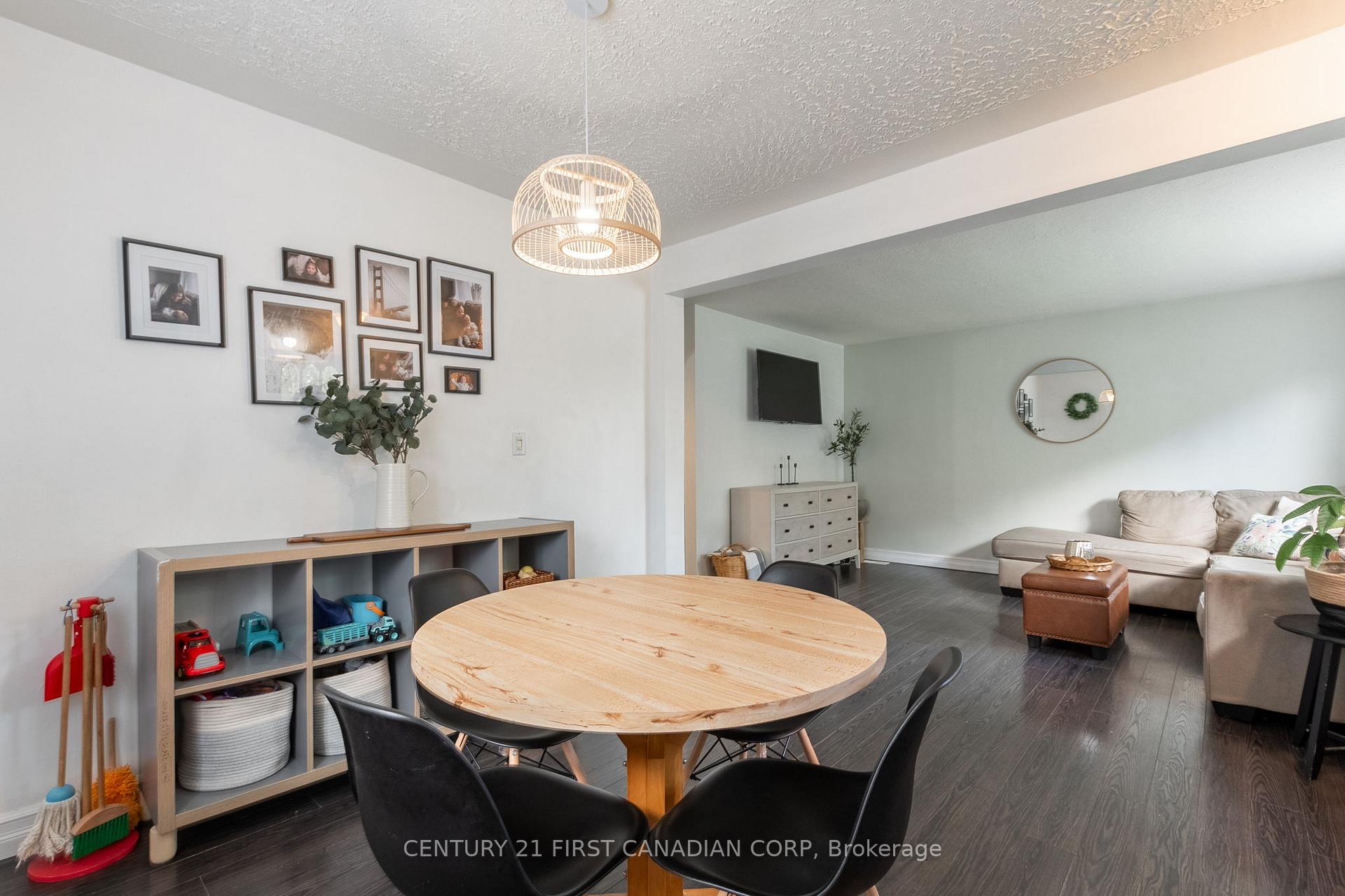 Photo 7 of 157 Locust Street, St. Thomas — HOMEH