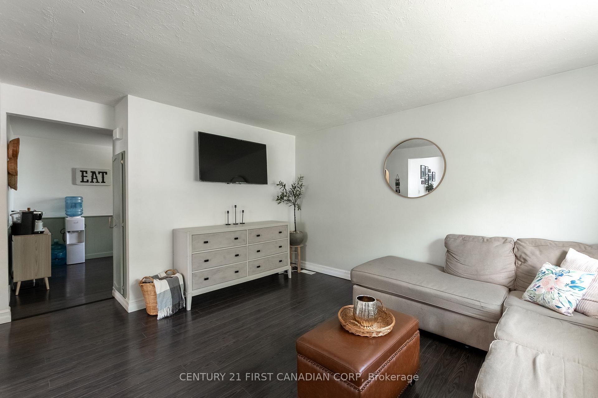 Photo 12 of 157 Locust Street, St. Thomas — HOMEH