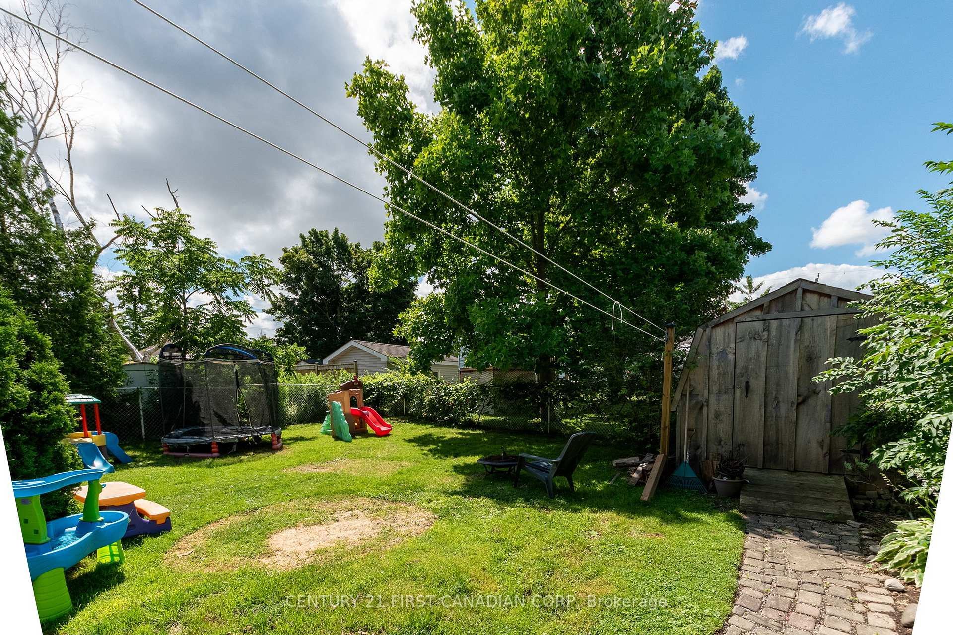 Photo 33 of 157 Locust Street, St. Thomas — HOMEH