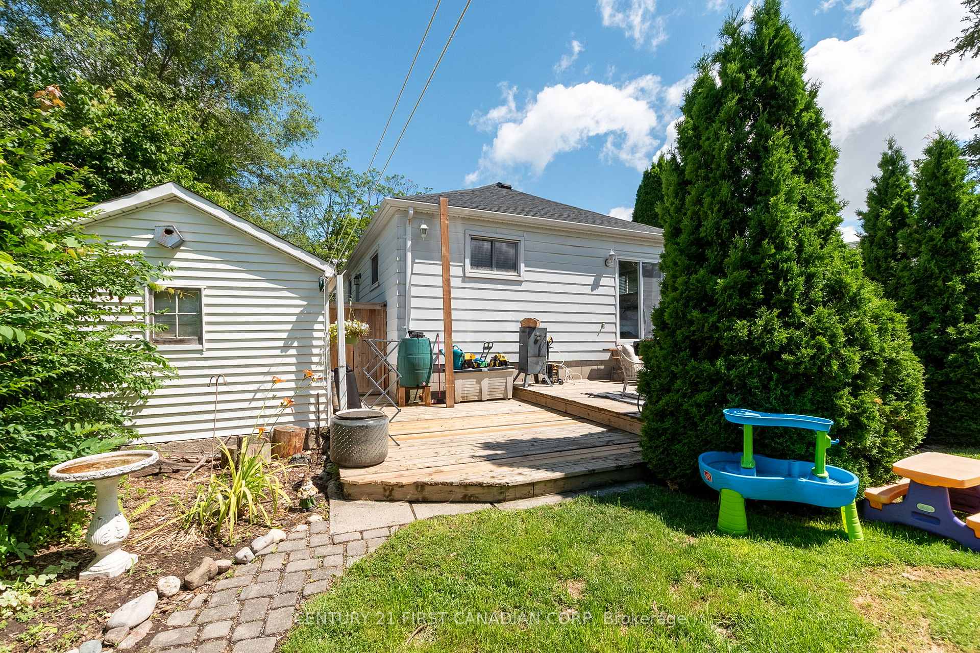 Photo 34 of 157 Locust Street, St. Thomas — HOMEH