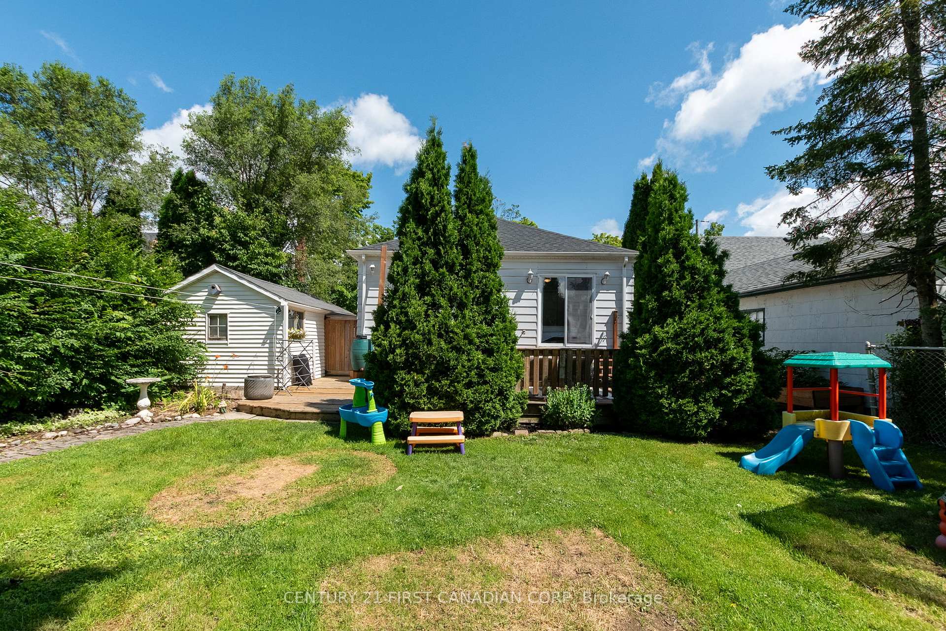 Photo 35 of 157 Locust Street, St. Thomas — HOMEH