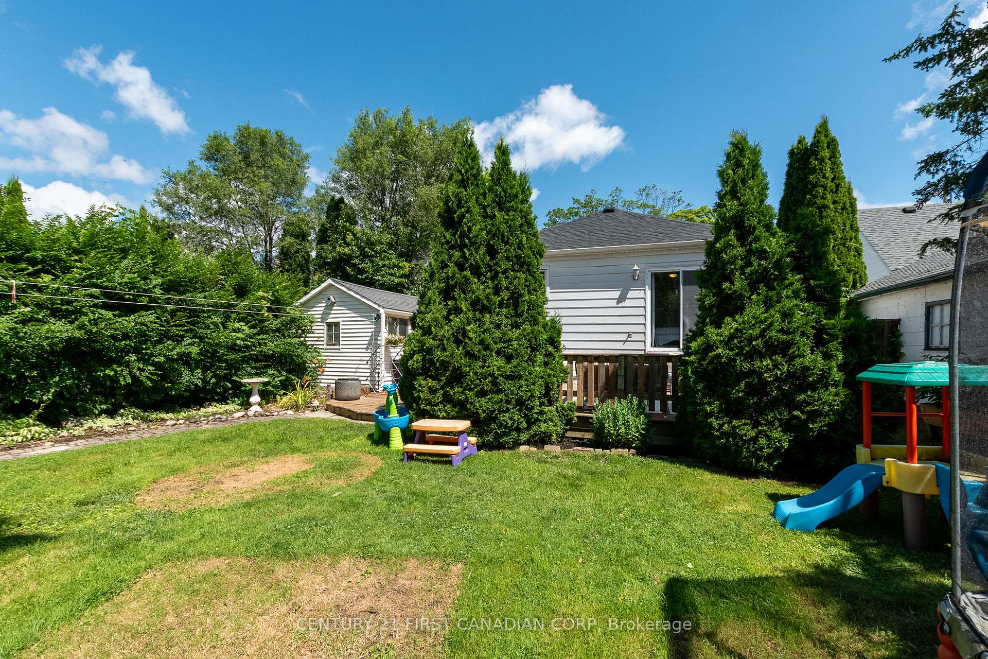Photo 36 of 157 Locust Street, St. Thomas — HOMEH