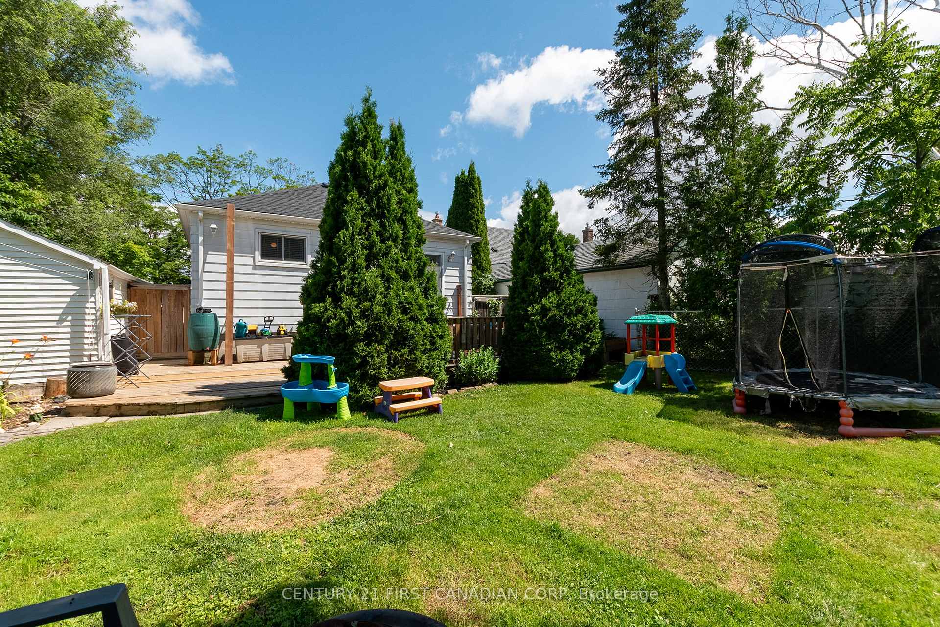 Photo 38 of 157 Locust Street, St. Thomas — HOMEH