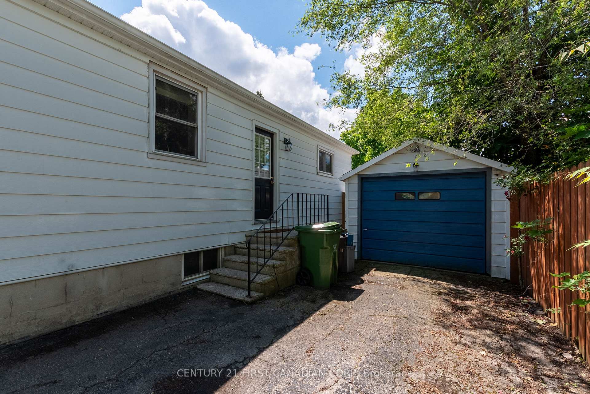 Photo 39 of 157 Locust Street, St. Thomas — HOMEH