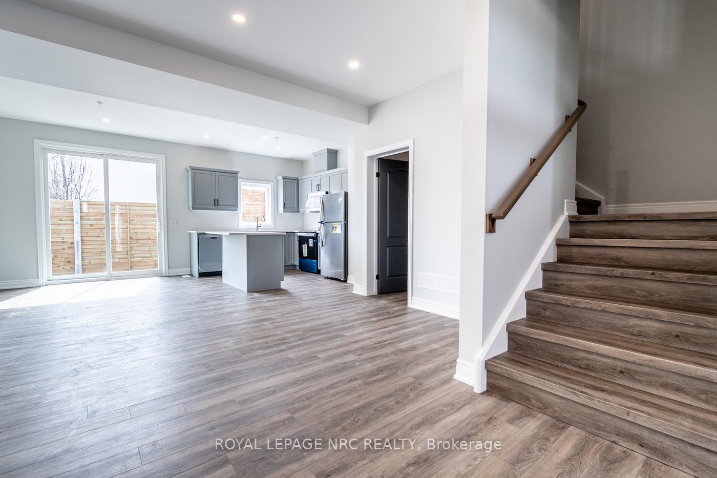 Photo 5 of Unit 20, 121A Moffatt Street, St. Catharines, Oakdale — HOMEH