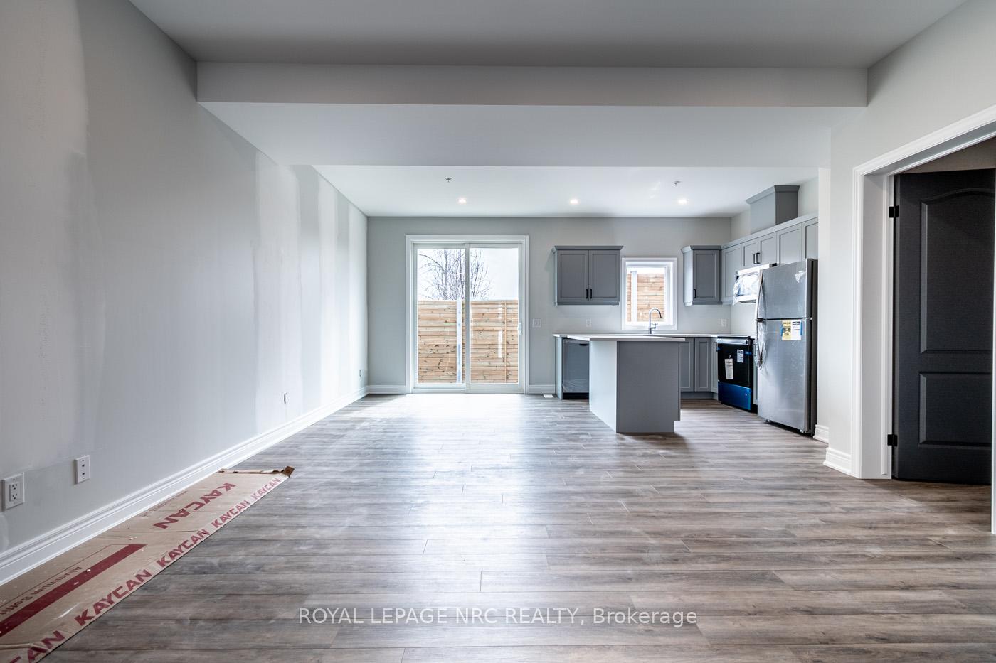 Photo 6 of Unit 20, 121A Moffatt Street, St. Catharines, Oakdale — HOMEH