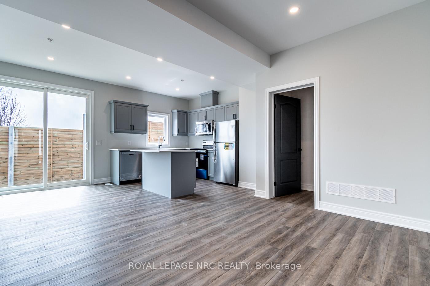 Photo 7 of Unit 20, 121A Moffatt Street, St. Catharines, Oakdale — HOMEH