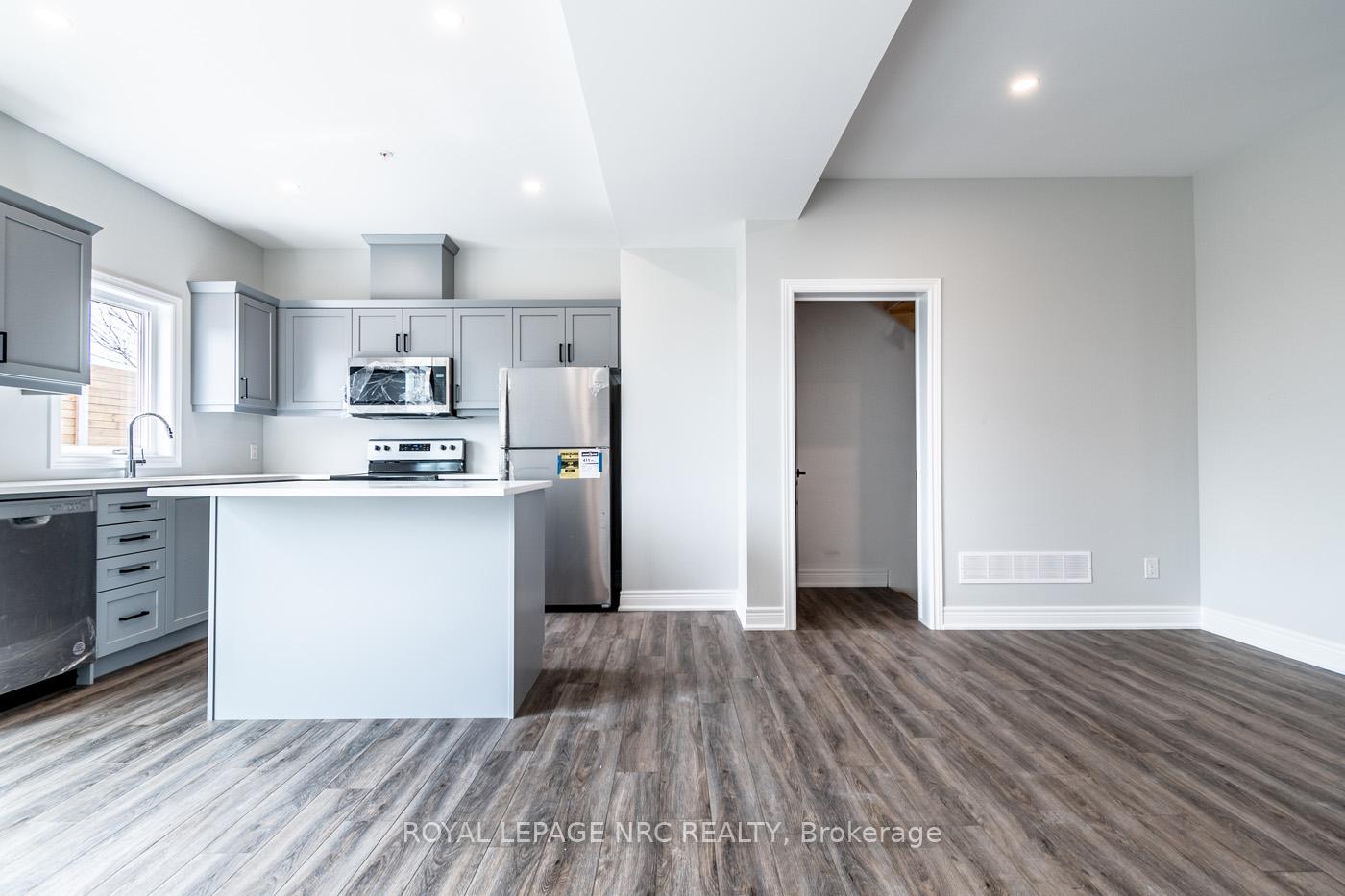 Photo 8 of Unit 20, 121A Moffatt Street, St. Catharines, Oakdale — HOMEH