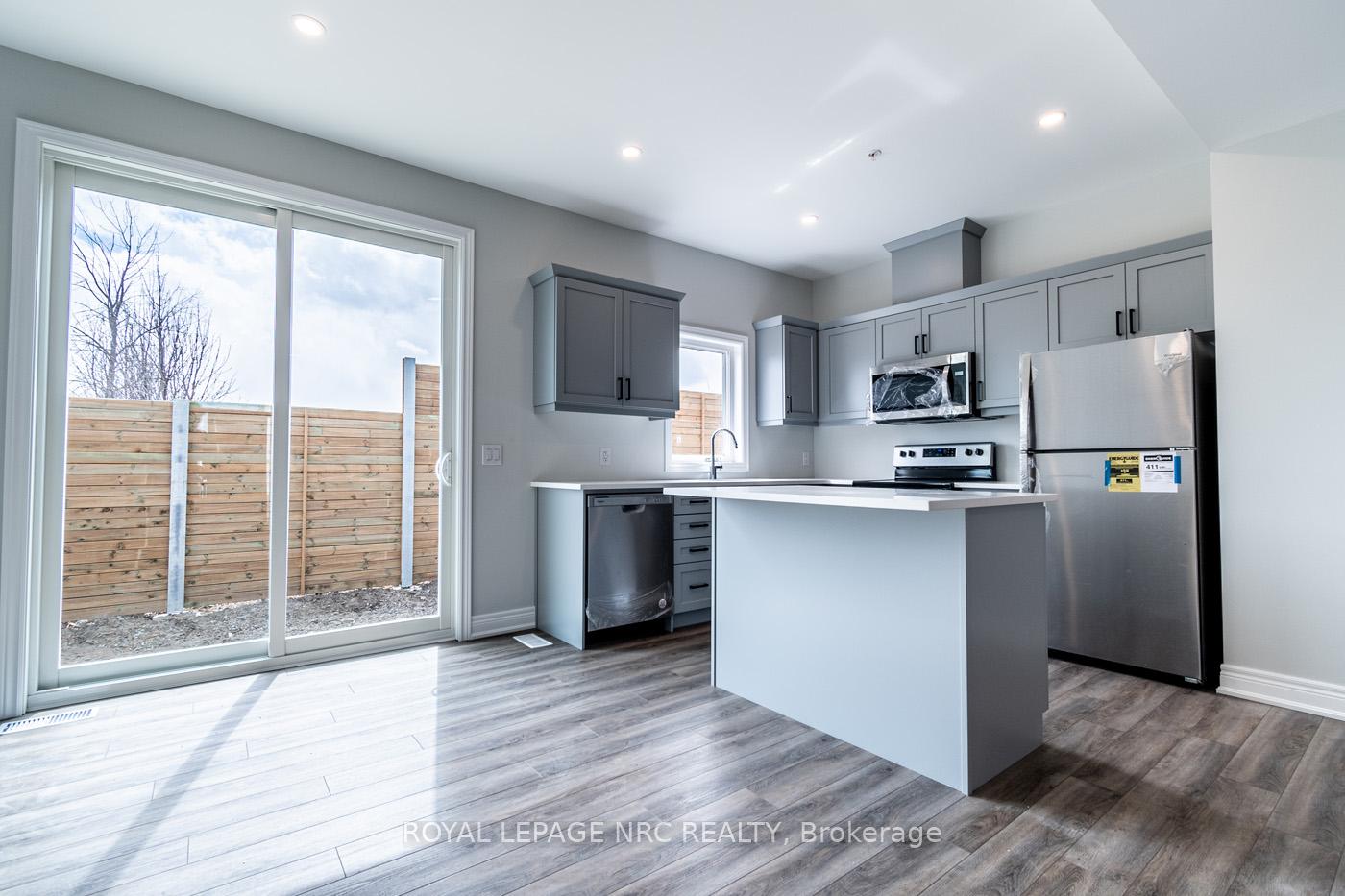 Photo 10 of Unit 20, 121A Moffatt Street, St. Catharines, Oakdale — HOMEH