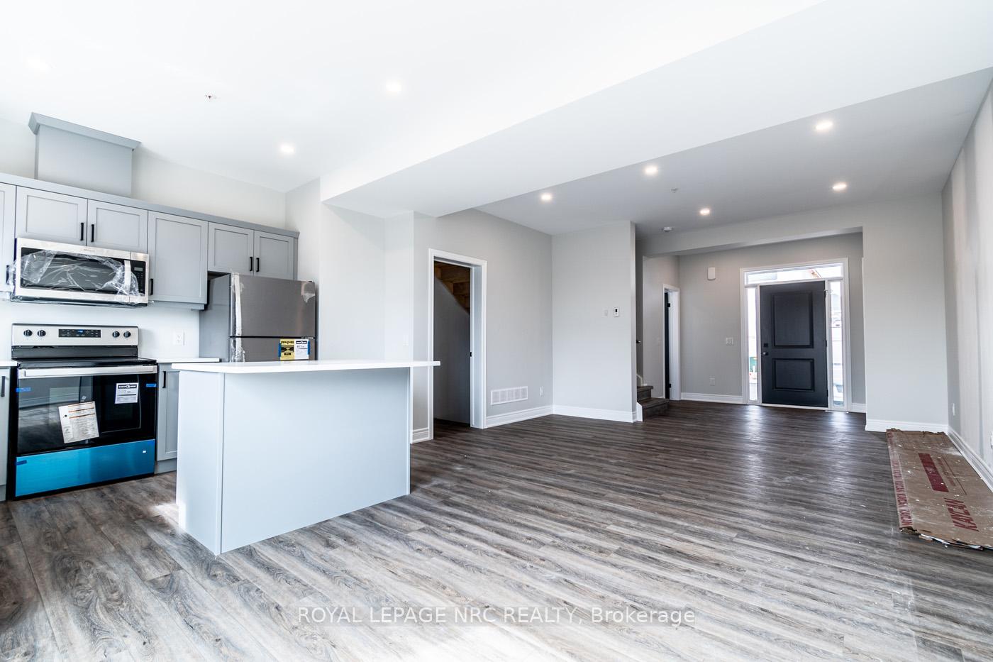Photo 11 of Unit 20, 121A Moffatt Street, St. Catharines, Oakdale — HOMEH