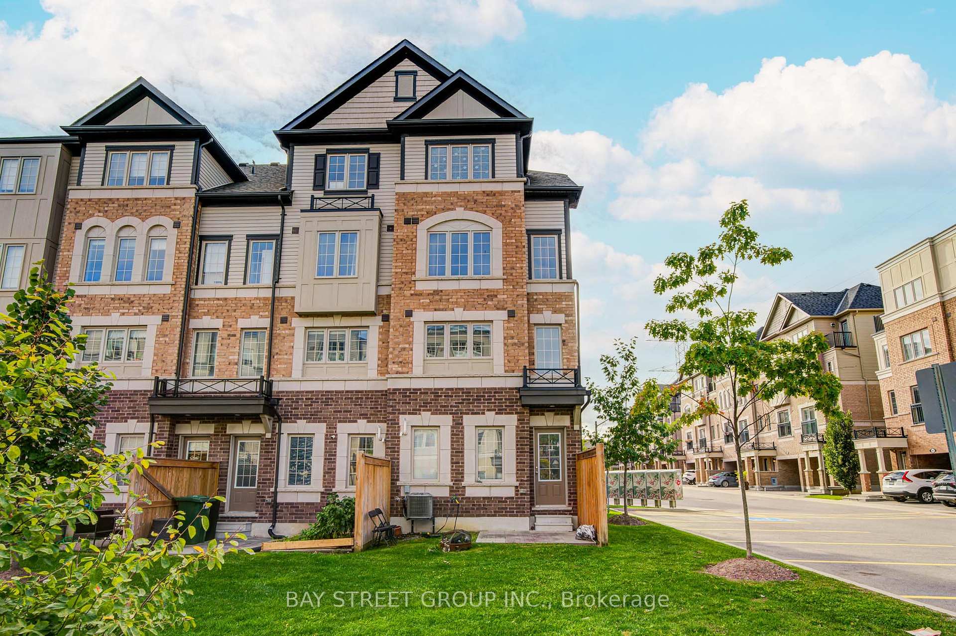 Photo 4 of 2653 Eaglesham Path, Oshawa, Windfields — HOMEH