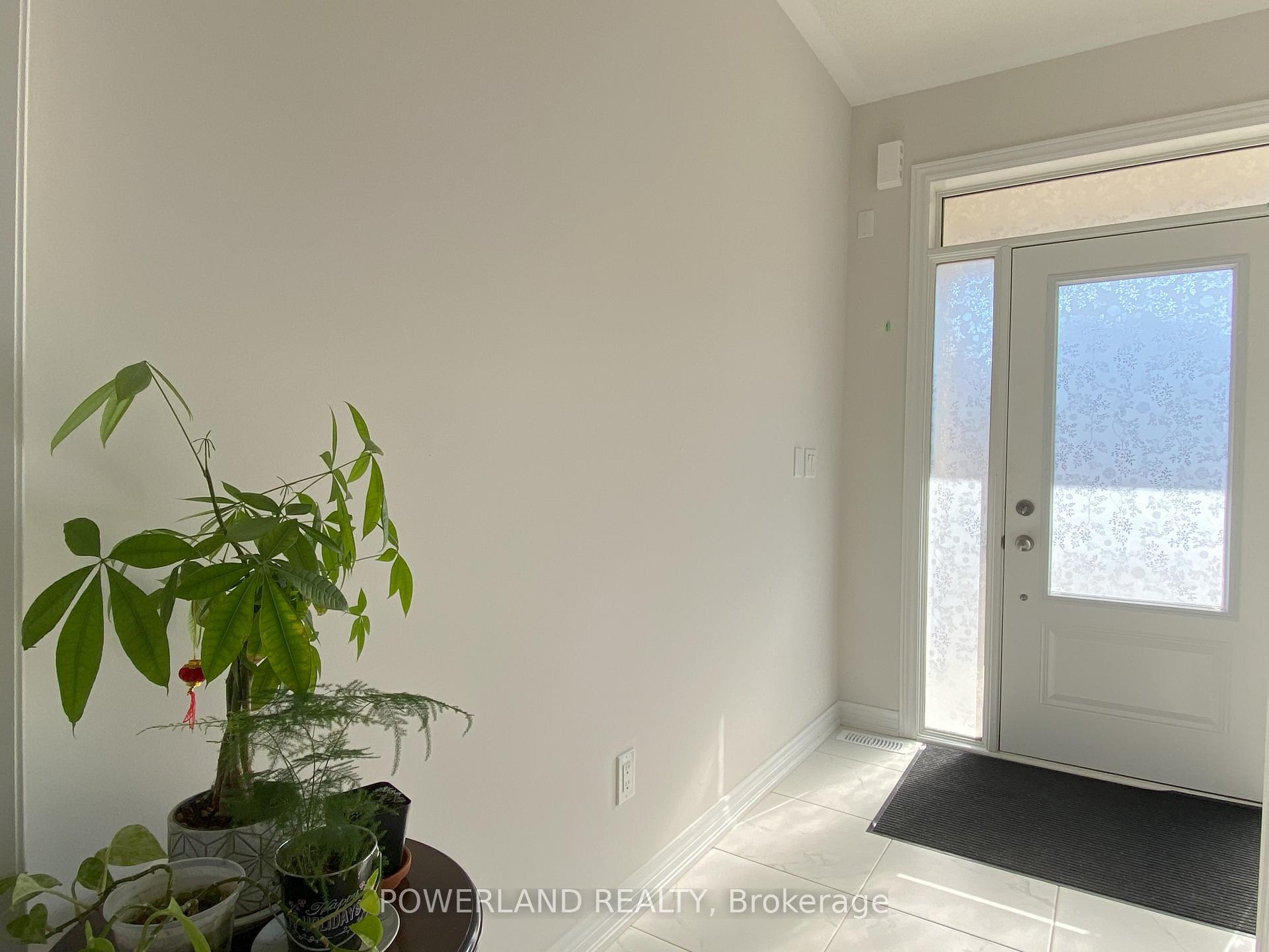 Photo 3 of 19 Sam Battaglia Crescent, Georgina, Sutton & Jackson's Point — HOMEH