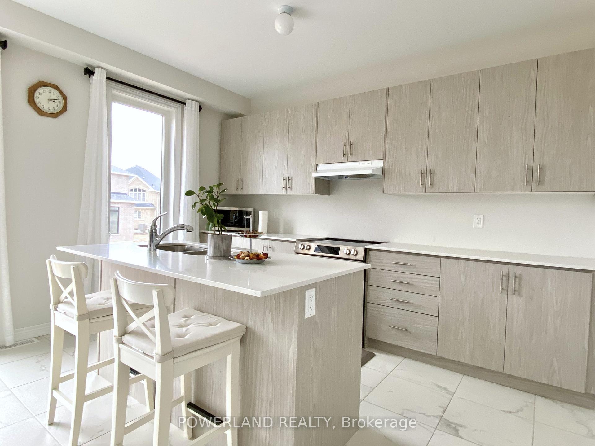 Photo 10 of 19 Sam Battaglia Crescent, Georgina, Sutton & Jackson's Point — HOMEH