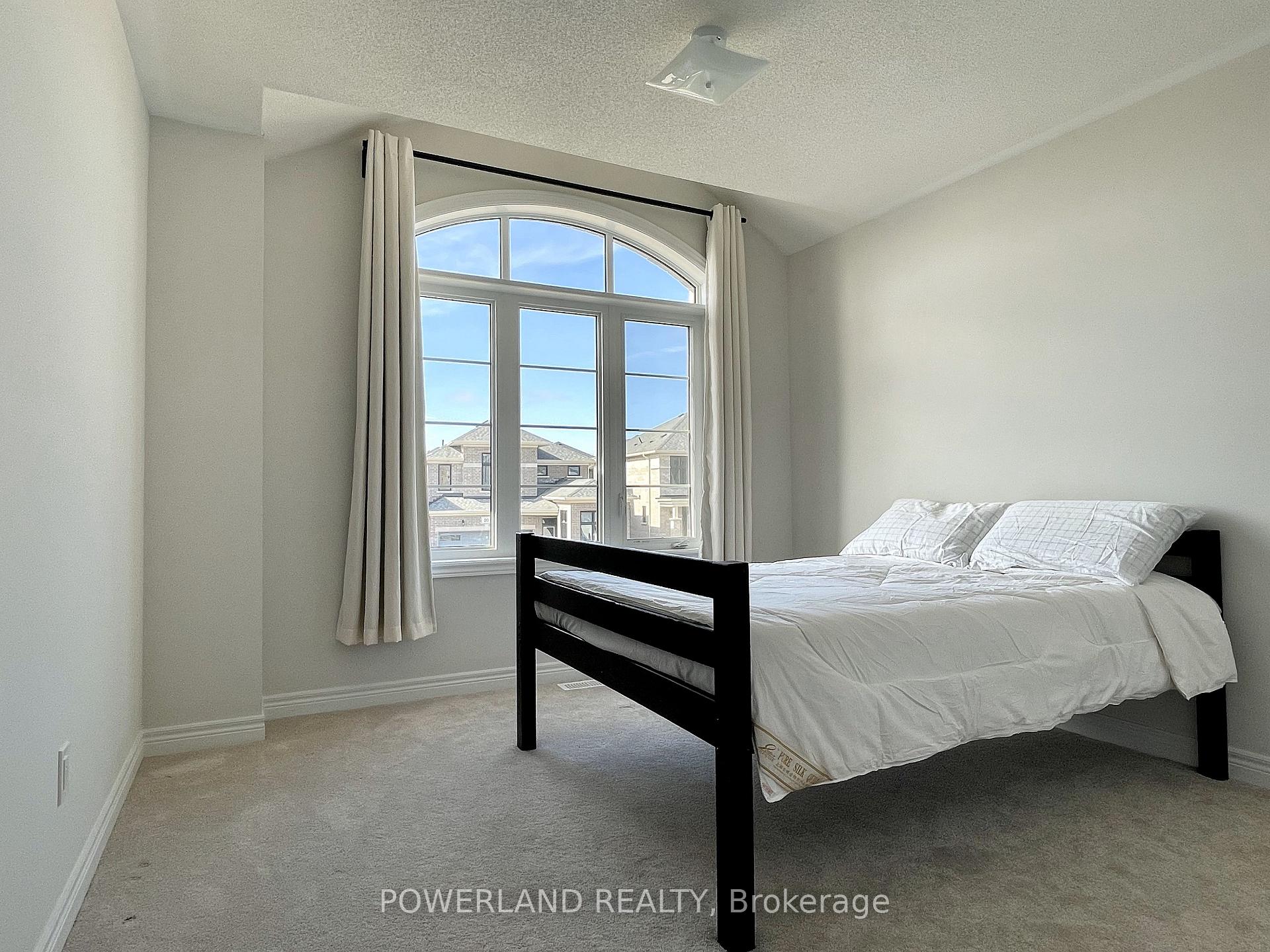 Photo 14 of 19 Sam Battaglia Crescent, Georgina, Sutton & Jackson's Point — HOMEH
