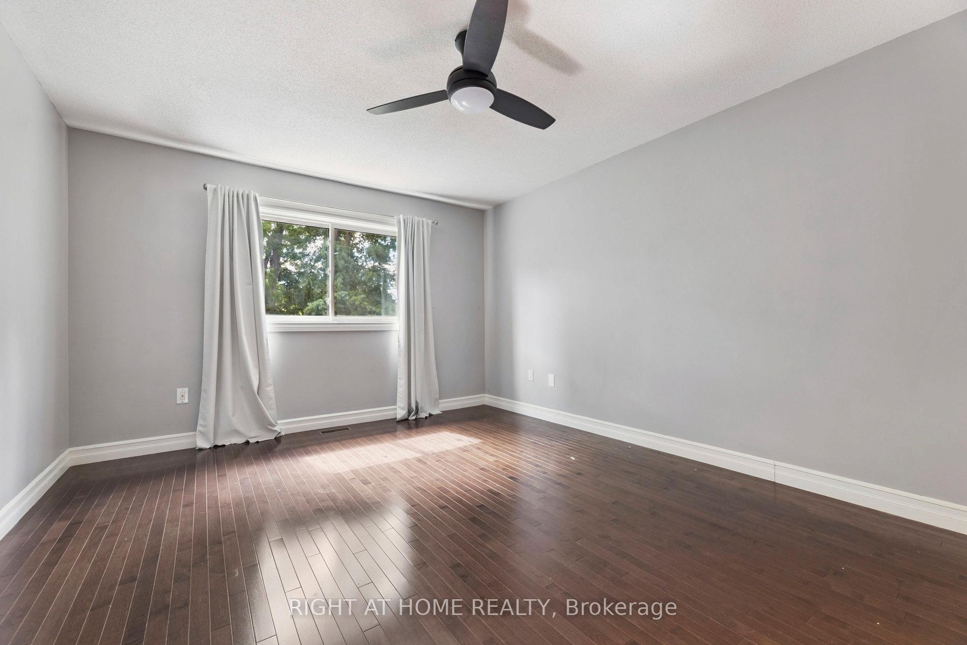 Photo 54 of 69 Torr Lane, Ajax, Central — HOMEH