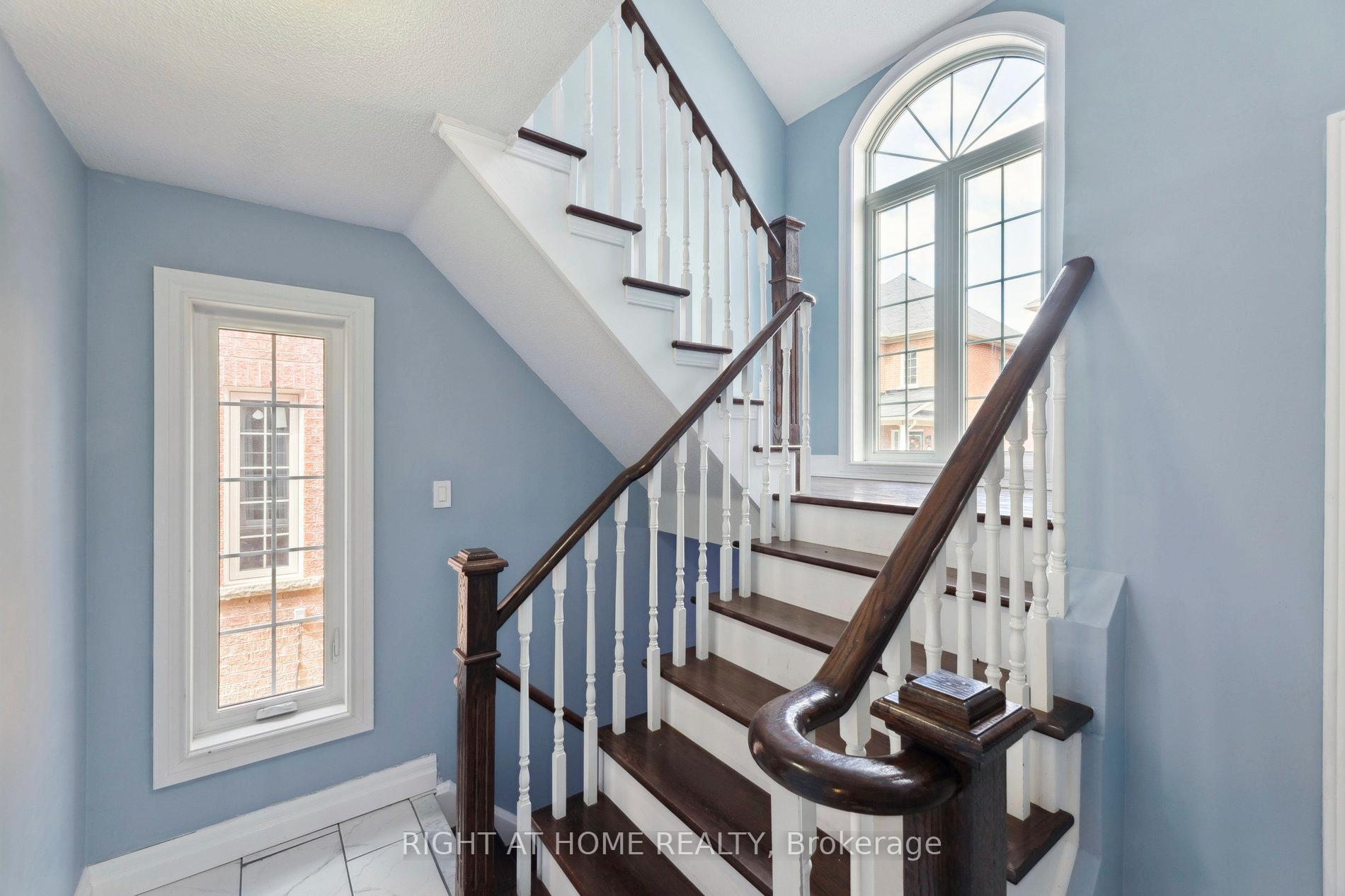 Photo 55 of 69 Torr Lane, Ajax, Central — HOMEH